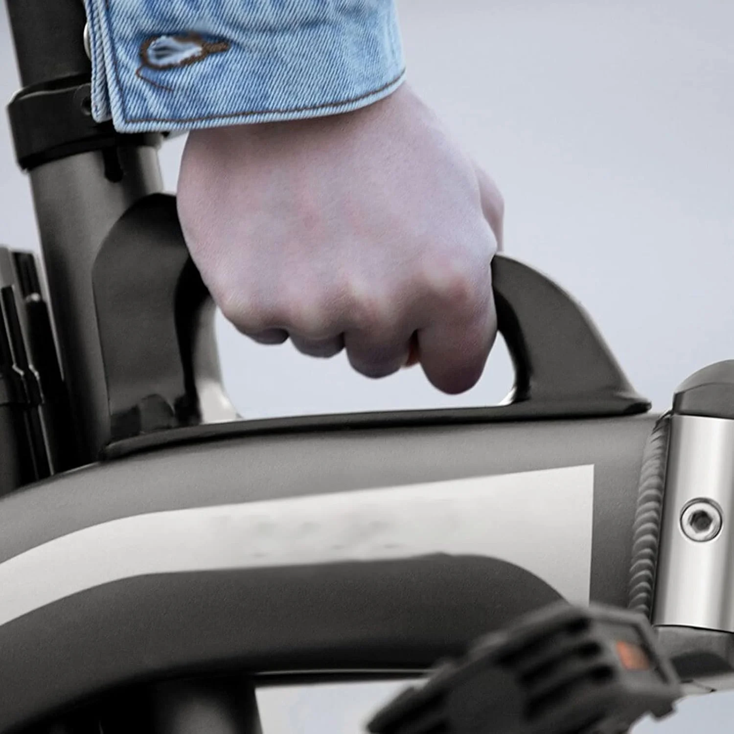 دوچرخه تاشو شهری برقی با باتری لیتیومی و موتور DC بدون جاروبک دوچرخه تاشو شهری برقی با باتری لیتیومی و موتور DC بدون جاروبک