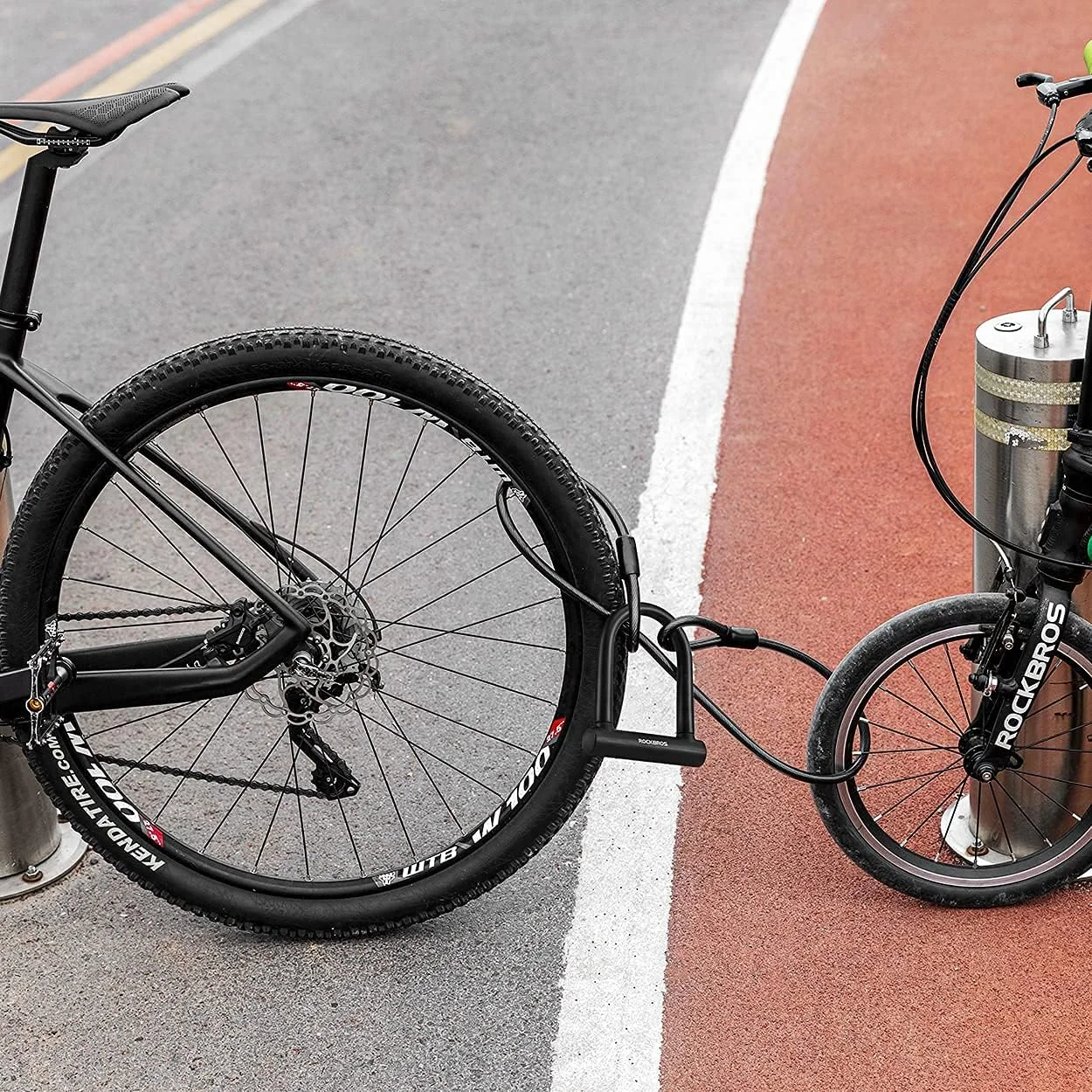 قفل U شکل دوچرخه ROCKBROS به همراه کابل، قفل ضد سرقت سنگین دوچرخه، کابل 1.2 متری و پایه نگهدارنده برای دوچرخه، موتور برقی، موتور سیکلت و اسکوتر قفل U شکل دوچرخه ROCKBROS به همراه کابل، قفل ضد سرقت سنگین دوچرخه، کابل 1.2 متری و پایه نگهدارنده برای دوچرخه، موتور برقی، موتور سیکلت و اسکوتر