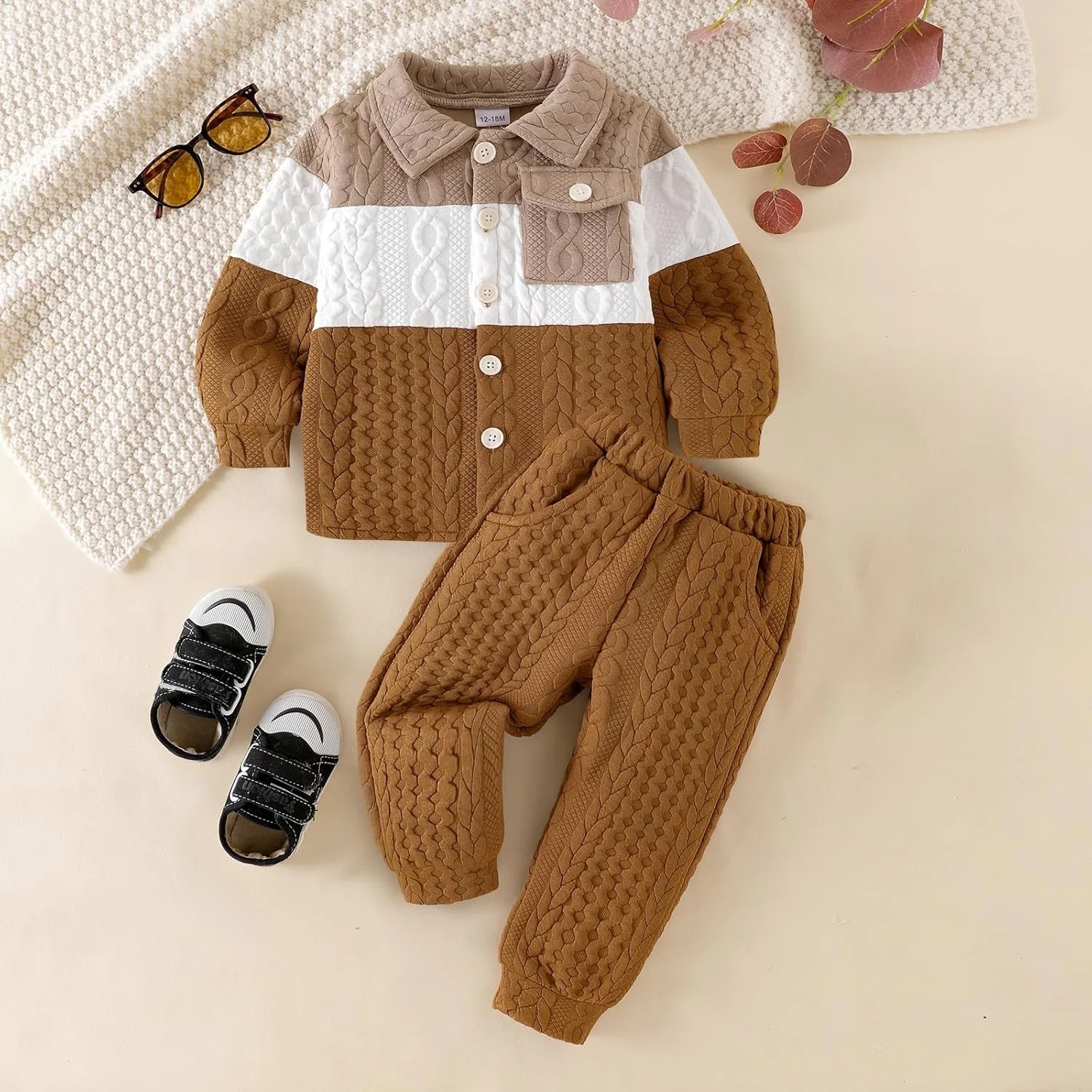 ست لباس پاییزی و زمستانی پسرانه، شامل پیراهن دکمه دار و شلوار جیب دار، مناسب برای کودکان 12 ماهه تا 5 ساله