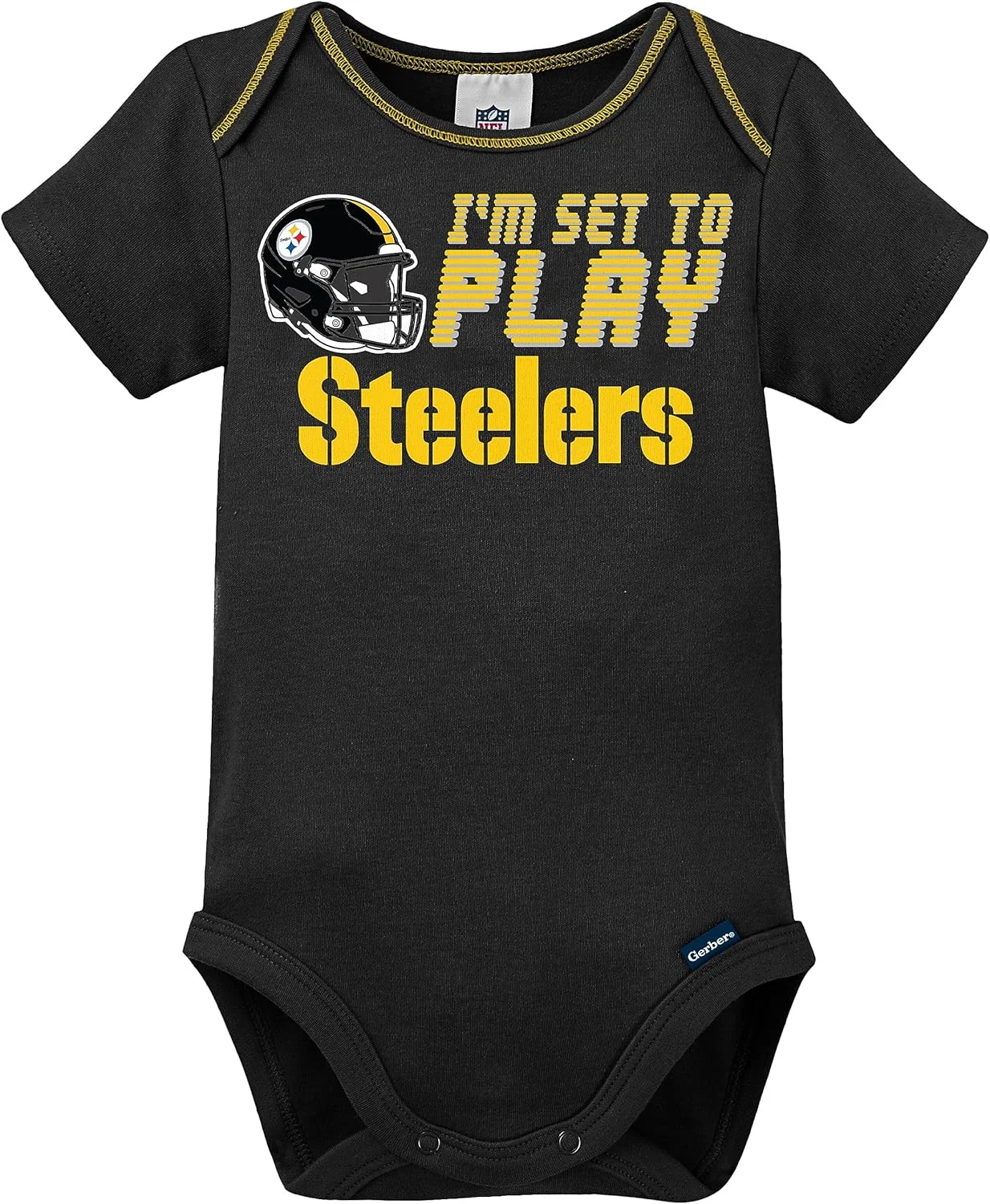 ست سه تکه لباس نوزادی شامل بادی آستین کوتاه، کلاه و پیشبند طرح تیم فوتبال