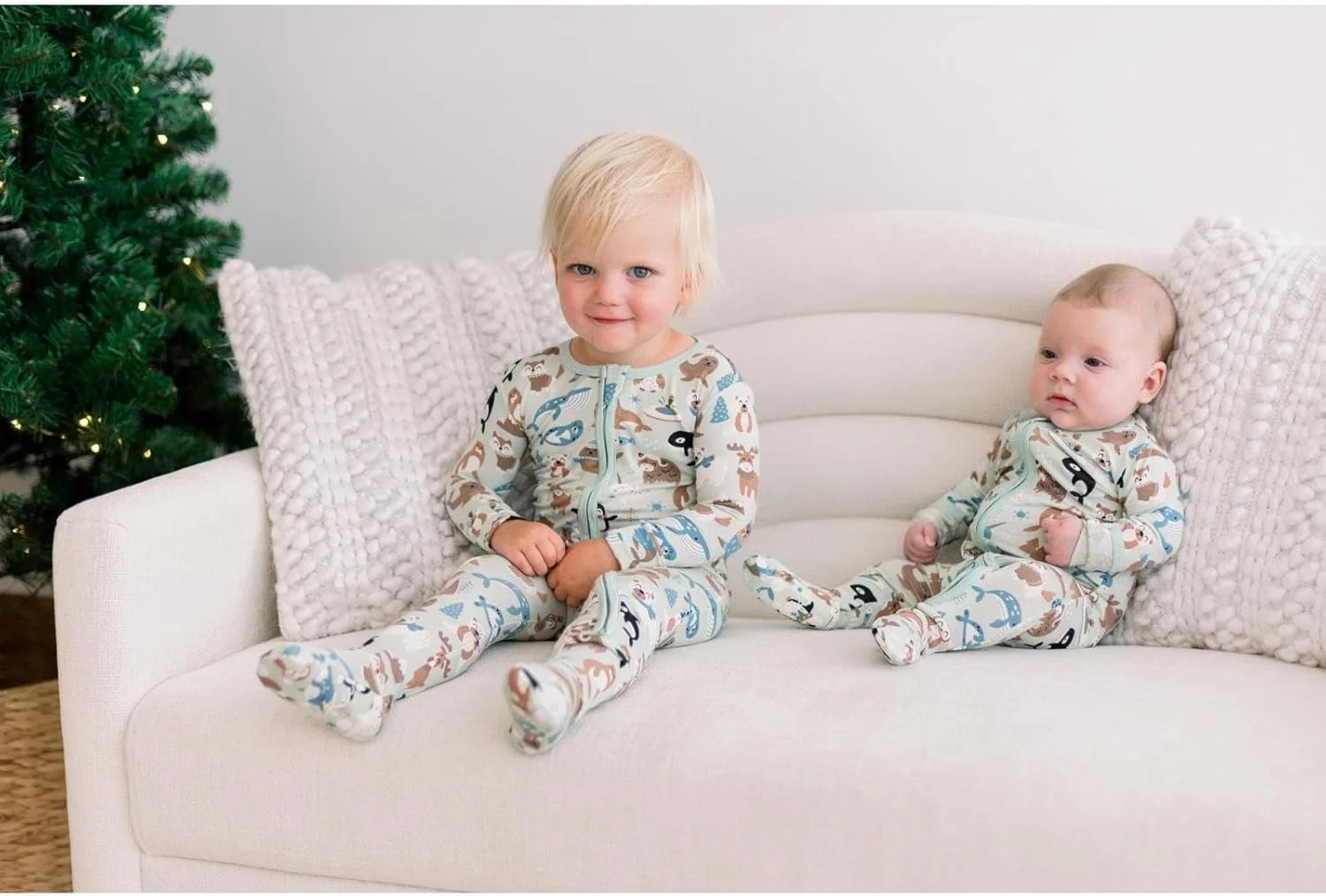 لباس خواب یکسره زیپ‌دار با طرح‌های جشن کیکی، مناسب برای سرگرمی‌های فصلی