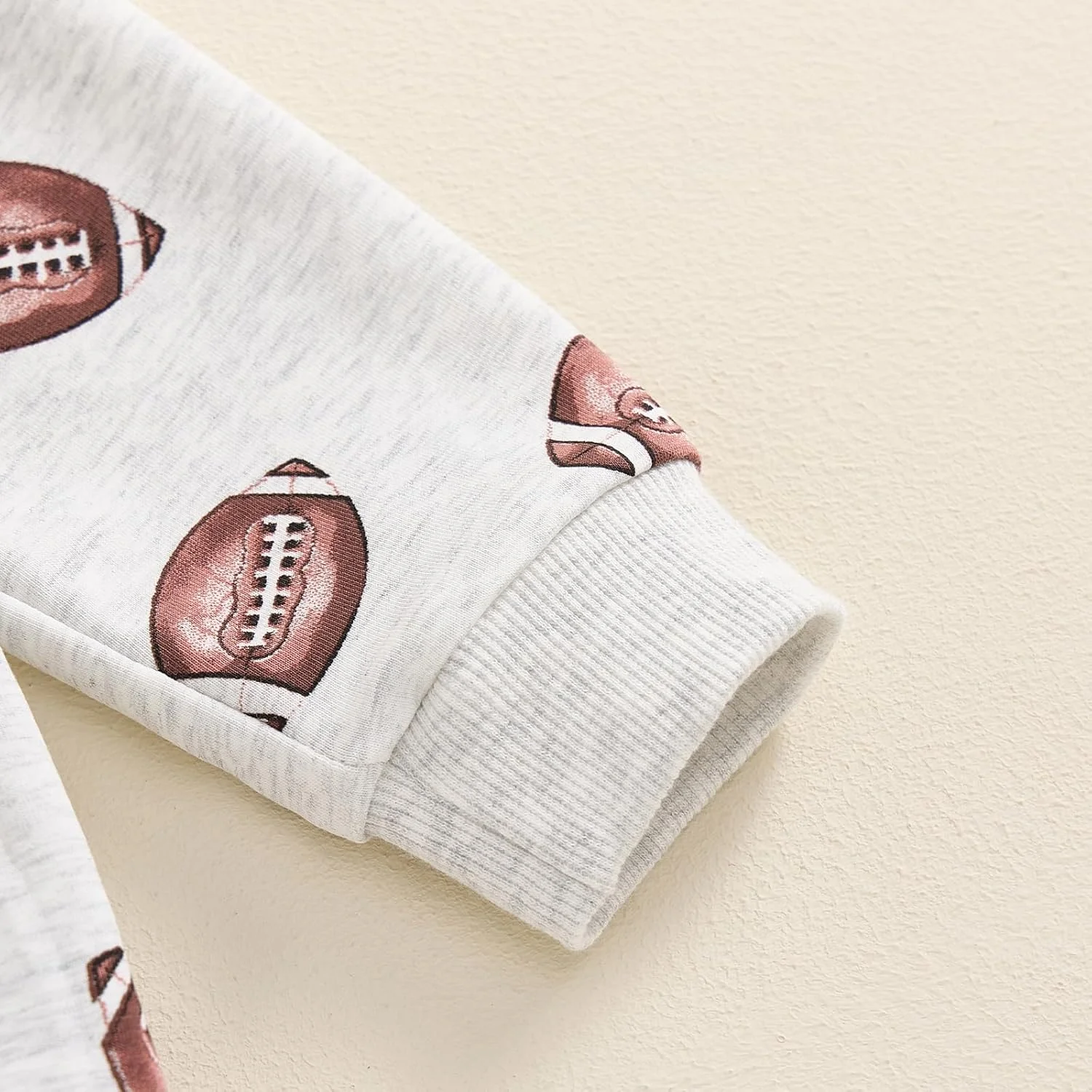 ست لباس پسرانه و دخترانه، بلوز آستین بلند و شلوار جاگر، مناسب فصل پاییز و زمستان