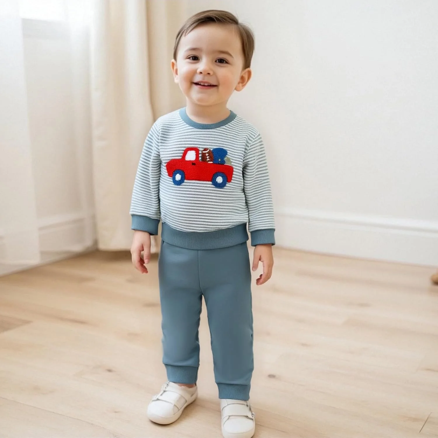 لباس پسرانه بچه گانه طرح فوتبال، ست لباس پاییزه و زمستانه شامل بلوز آستین بلند طرح کامیون و شلوار