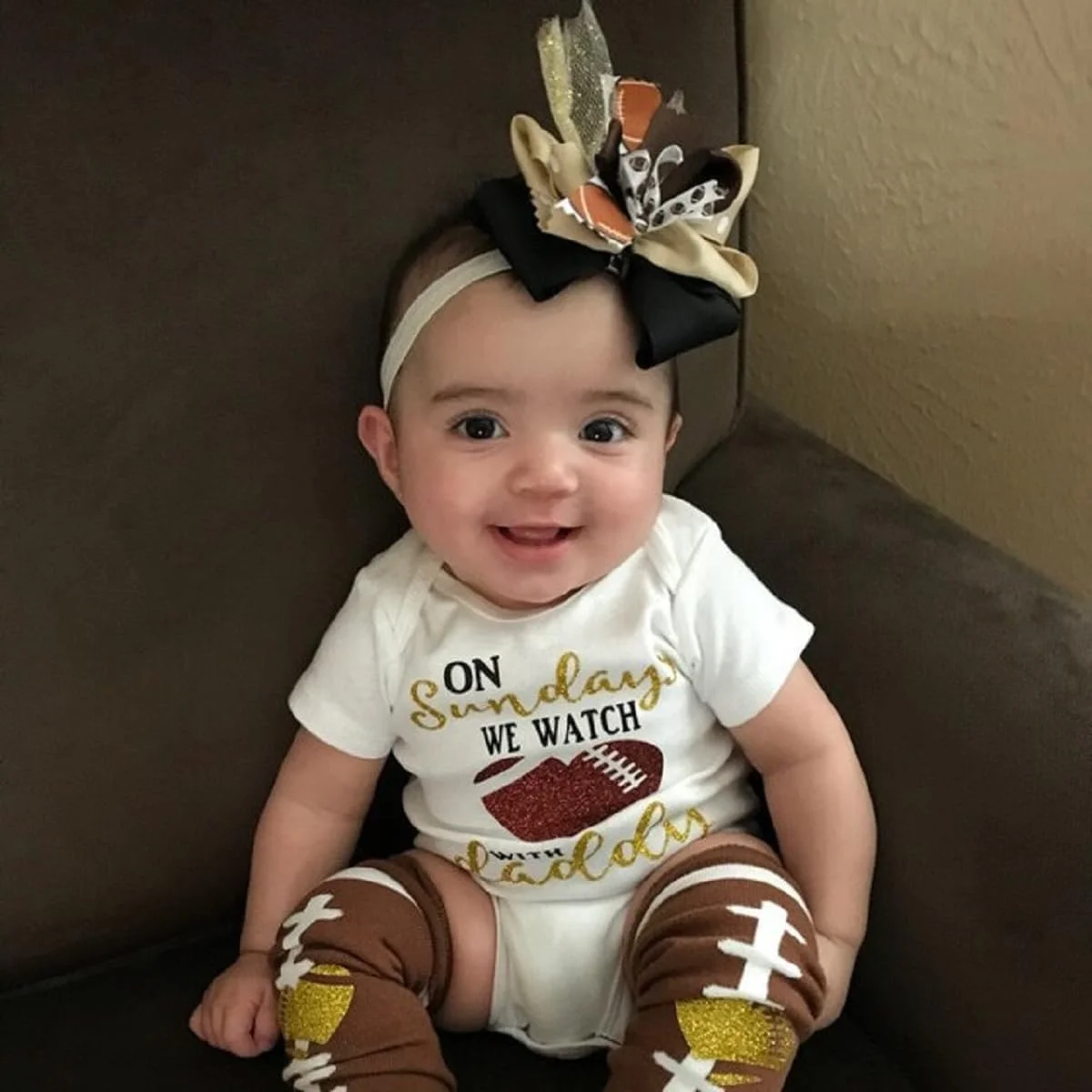 لباس نوزادی دخترانه، رامپر آستین بلند، شلوار دمپا گشاد و هدبند طرح فوتبال، مناسب فصل پاییز، 0 تا 18 ماه