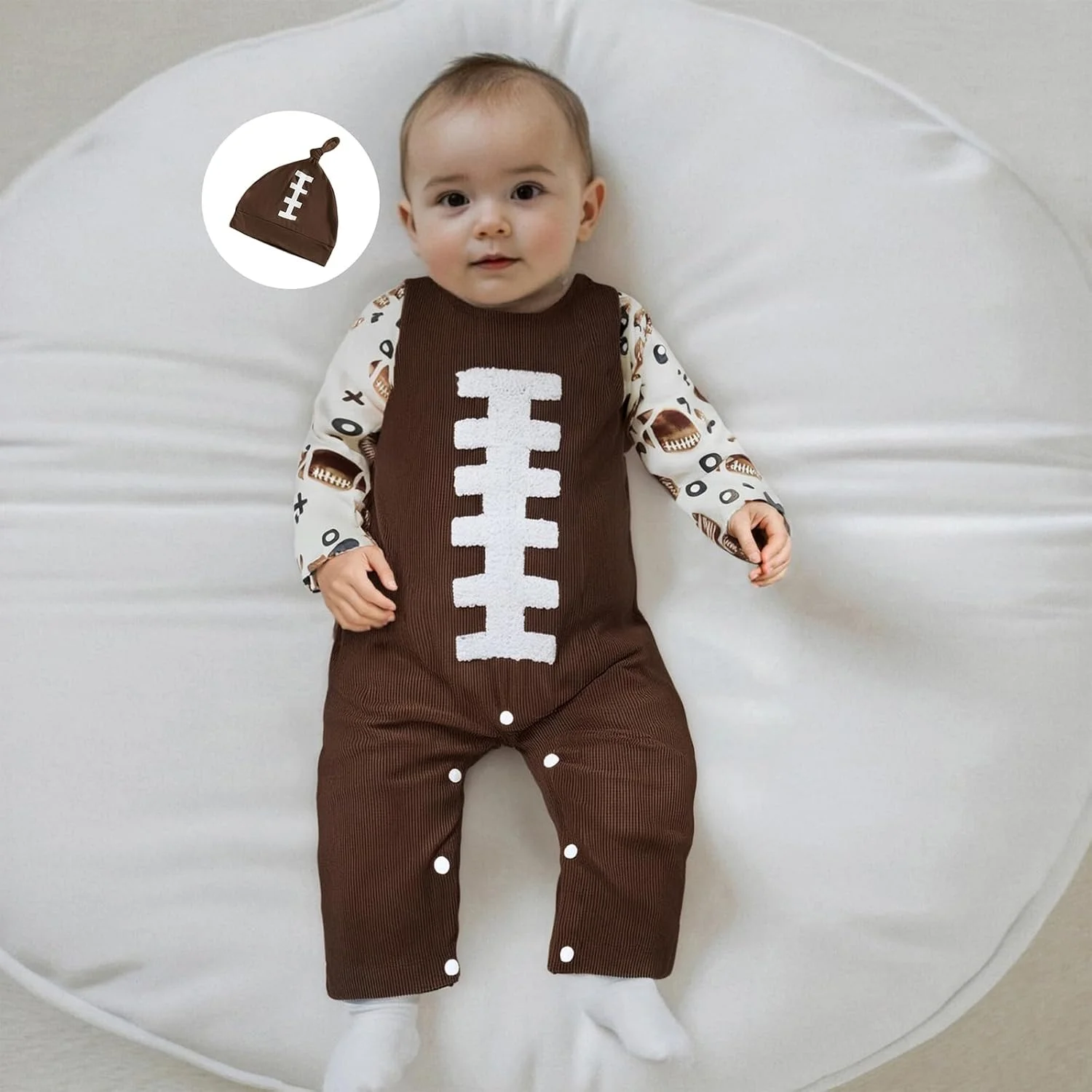 ست 3 تکه لباس نوزادی پسرانه شامل رامپر آستین بلند، گلدوزی طرح توپ، سرهمی کبریتی، شلوار و کلاه