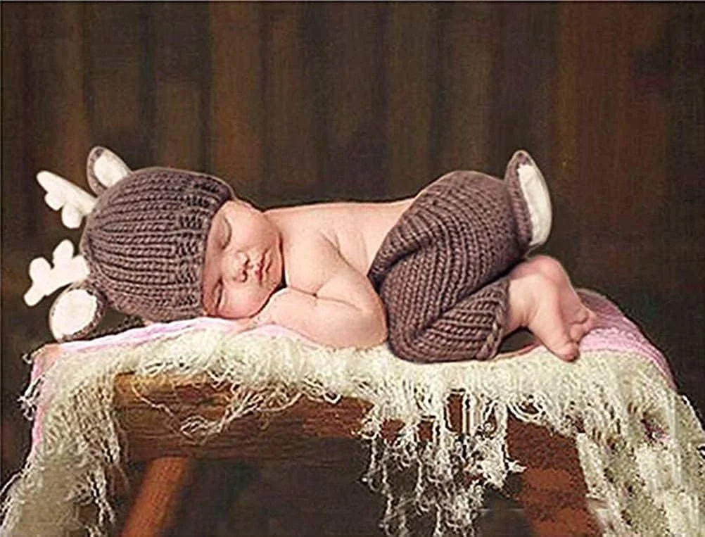 لباس‌های آتلیه نوزادی - ست کلاه و شلوار طرح گوزن دوست داشتنی برای نوزادان دختر و پسر (گوزن دوست داشتنی)