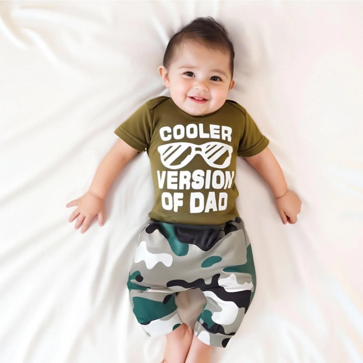 لباس نوزادی پسرانه و دخترانه با طرح "من تازه واردم" شامل بادی، شلوار و کلاه لباس نوزادی پسرانه و دخترانه با طرح "من تازه واردم" شامل بادی، شلوار و کلاه