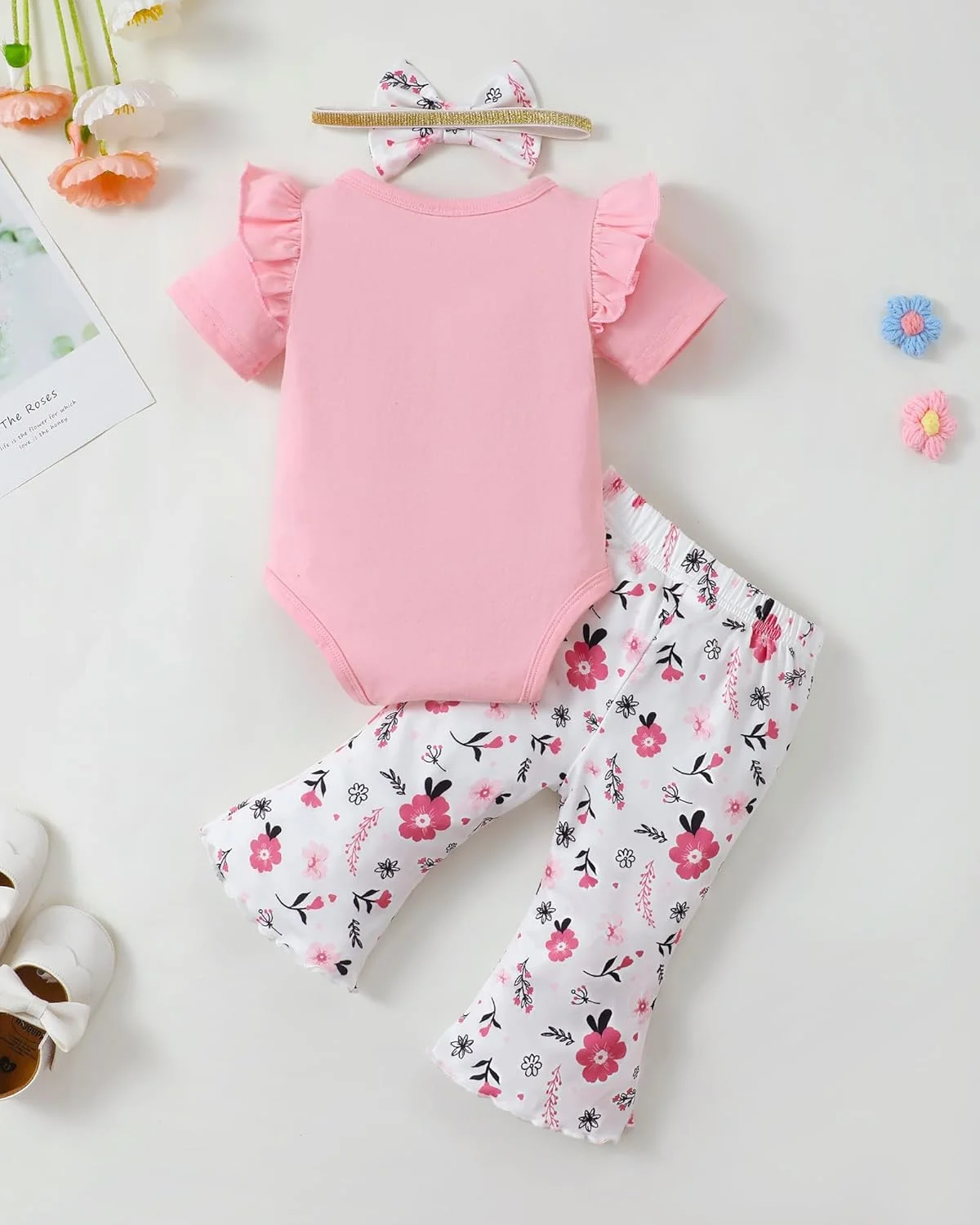 لباس نوزاد دخترانه طرح خوک آفتابی، رامپر آستین کوتاه چین دار، ست شلوار بلند با هدبند