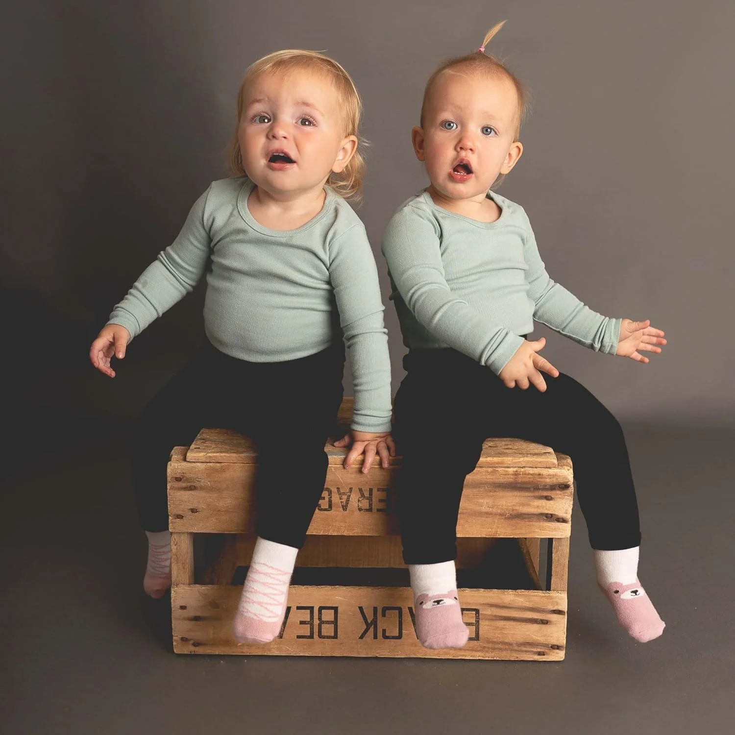 شلوار لگ و جوراب متصل، مناسب نوزاد و کودک نوپا