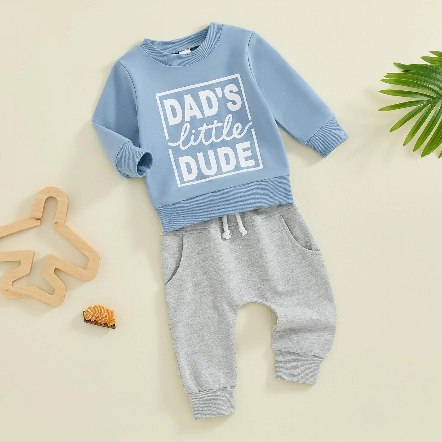 ست لباس پسرانه بچه گانه، بلوز آستین بلند و شلوار، مناسب فصل پاییز و زمستان ست لباس پسرانه بچه گانه، بلوز آستین بلند و شلوار، مناسب فصل پاییز و زمستان