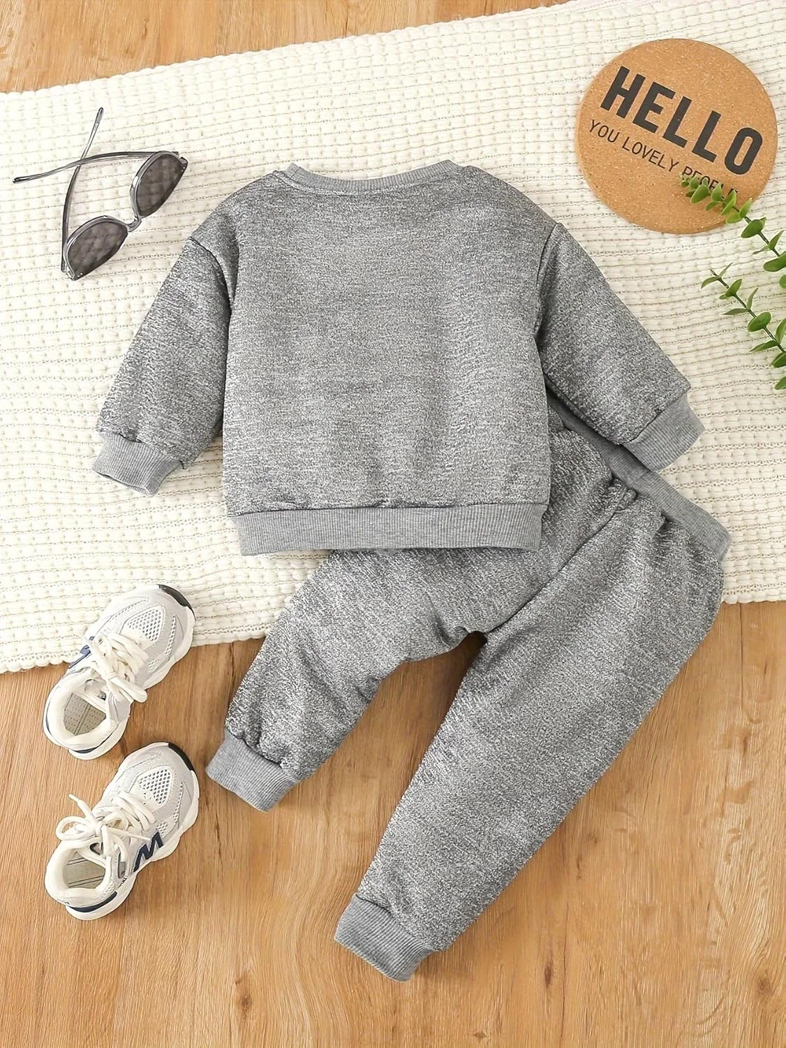 ست بلوز آستین بلند یقه گرد و شلوار نوزادی - طرح تاج و نوشته "King" مناسب فصل بهار و پاییز