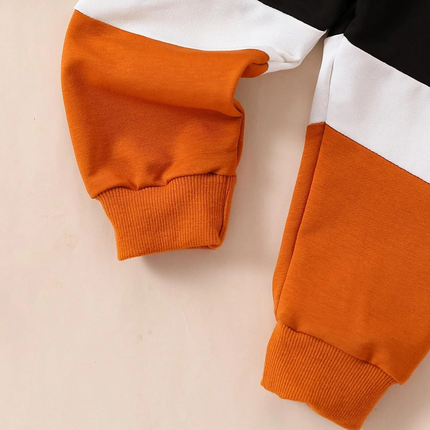 ست لباس نوزادی - تاپ آستین بلند یقه گرد با طرح حروف برادر به همراه شلوار ساده مناسب گردش های بیرون از خانه