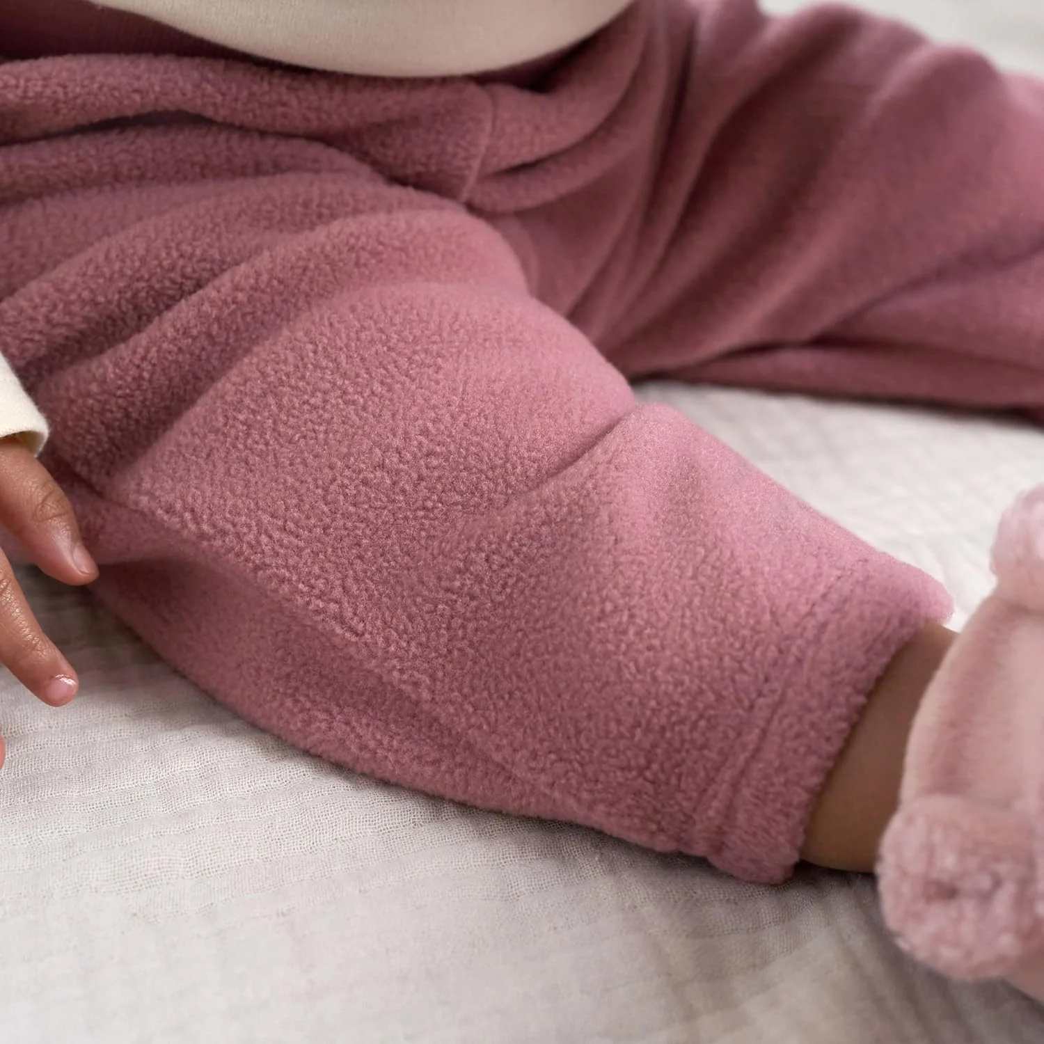 لباس بچه گانه دخترانه Gerber، بسته 4 عددی شلوار و لگینگ میکروفیلیس