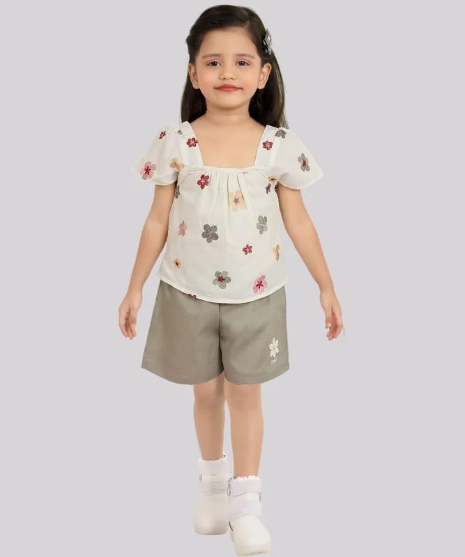 ست تاپ آستین کوتاه یقه مربعی و شورت نوزاد دختر ست تاپ آستین کوتاه یقه مربعی و شورت نوزاد دختر