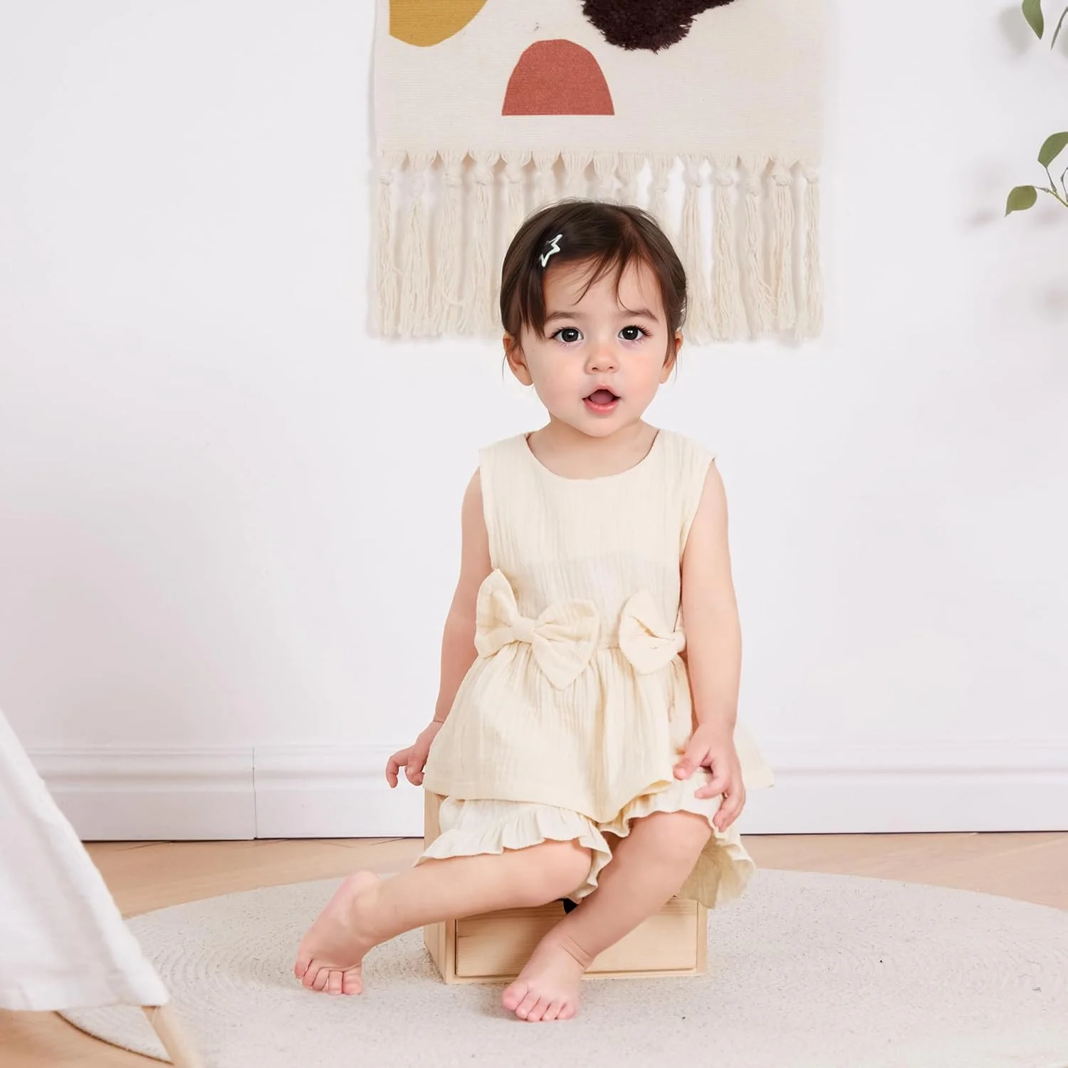 لباس تابستانی دخترانه، ست لباس لینن یکدست، تاپ رکابی چین دار با دو پاپیون و شورت، لباس های زیبای دخترانه