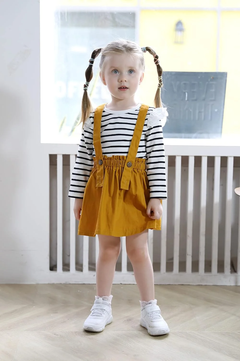 ست لباس 3 تکه دخترانه شامل رامپر، بلوز و دامن گلدار ست لباس 3 تکه دخترانه شامل رامپر، بلوز و دامن گلدار