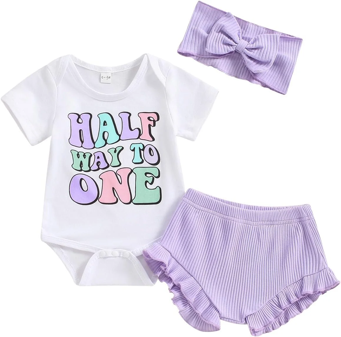 ست لباس نوزاد دخترانه شامل رامپر آستین کوتاه، شورت چین‌دار و هدبند مناسب فصل تابستان