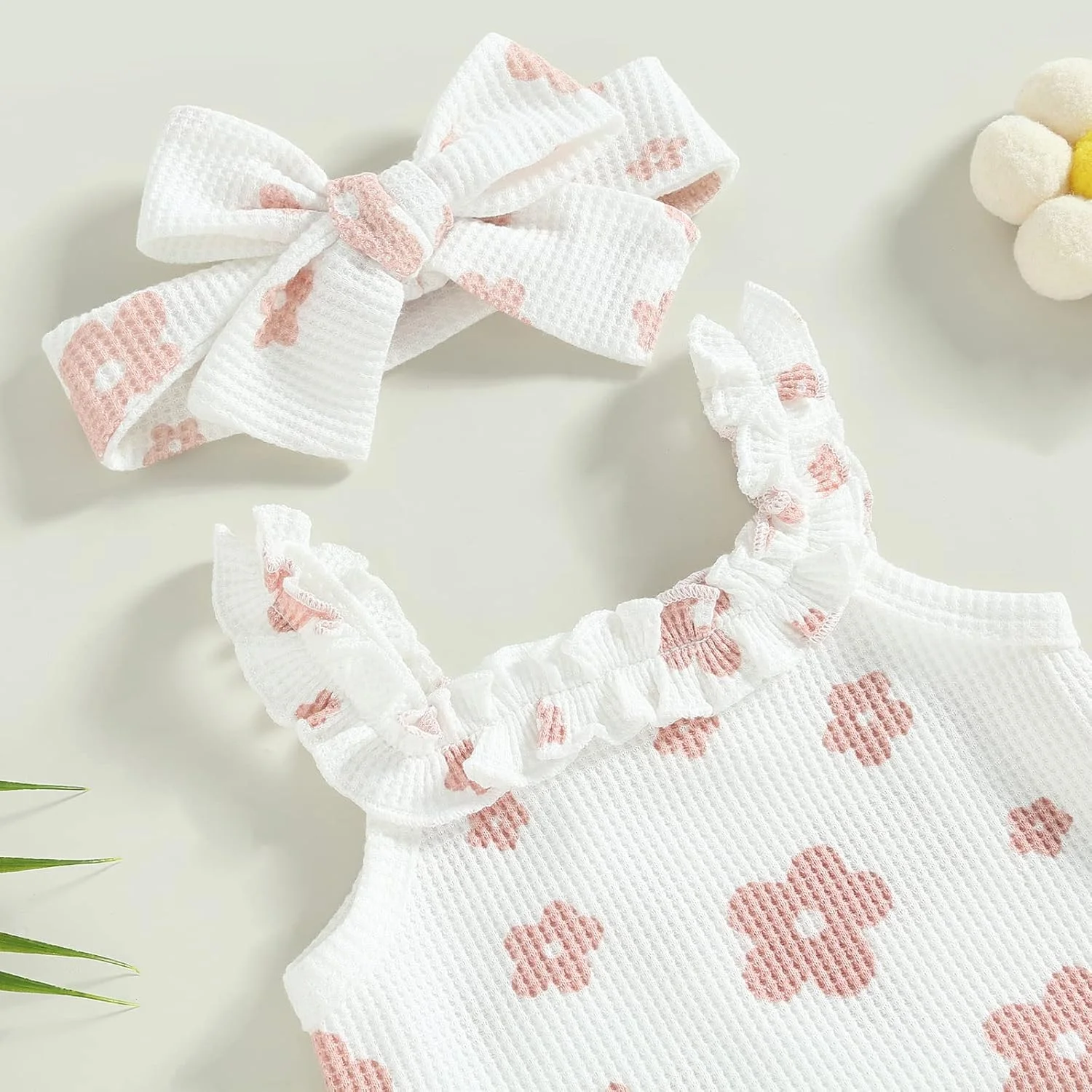 ست لباس نوزاد دخترانه، رامپر بدون آستین طرح گلدار + شورت چیندار، لباس تابستانی نوزادی ست لباس نوزاد دخترانه، رامپر بدون آستین طرح گلدار + شورت چیندار، لباس تابستانی نوزادی