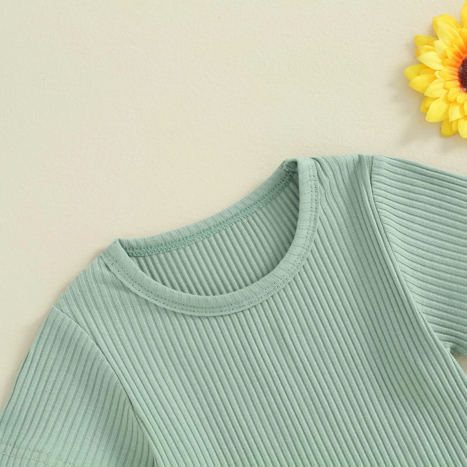 لباس تابستانی دخترانه بچه گانه، تاپ آستین کوتاه راه راه + شورت پیشبندی گلدار، لباس های زیبای بچه گانه لباس تابستانی دخترانه بچه گانه، تاپ آستین کوتاه راه راه + شورت پیشبندی گلدار، لباس های زیبای بچه گانه