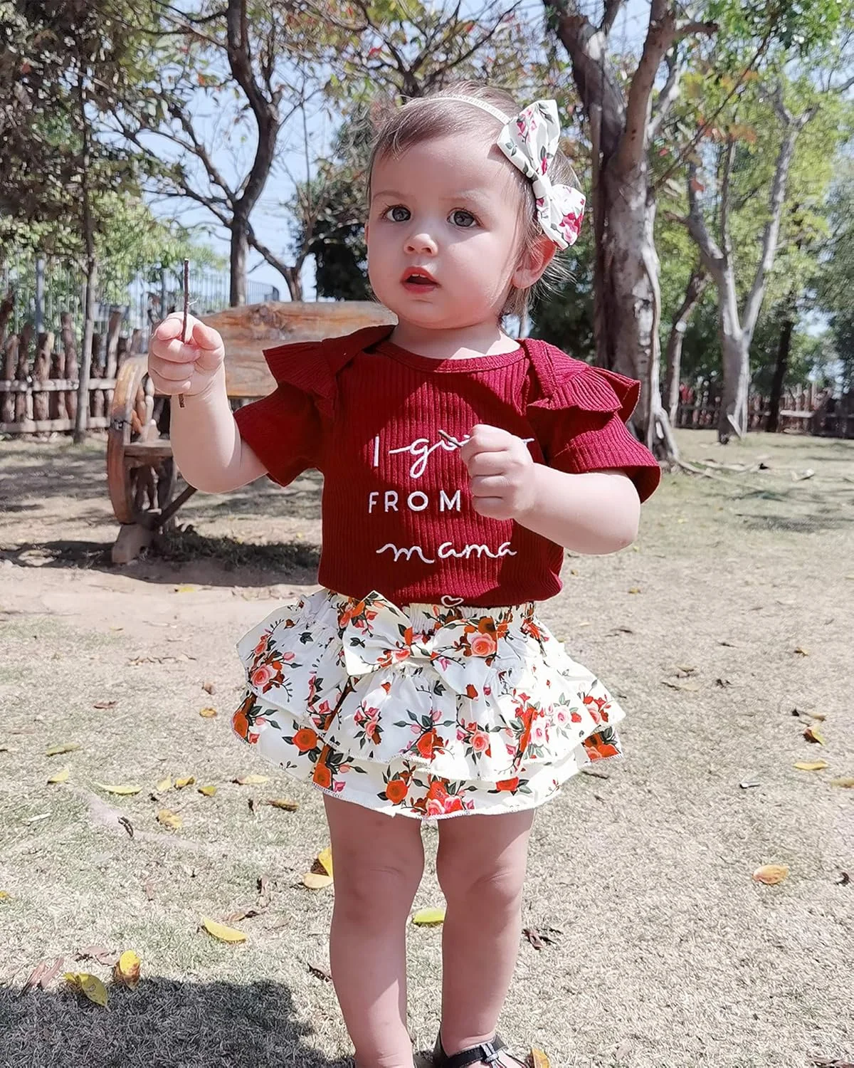 ست لباس نوزادی دخترانه شامل رامپر و شورت طرح گل - مناسب فصل تابستان - سایز 80 سانتی متر (مناسب 6 تا 12 ماه) ست لباس نوزادی دخترانه شامل رامپر و شورت طرح گل - مناسب فصل تابستان - سایز 80 سانتی متر (مناسب 6 تا 12 ماه)