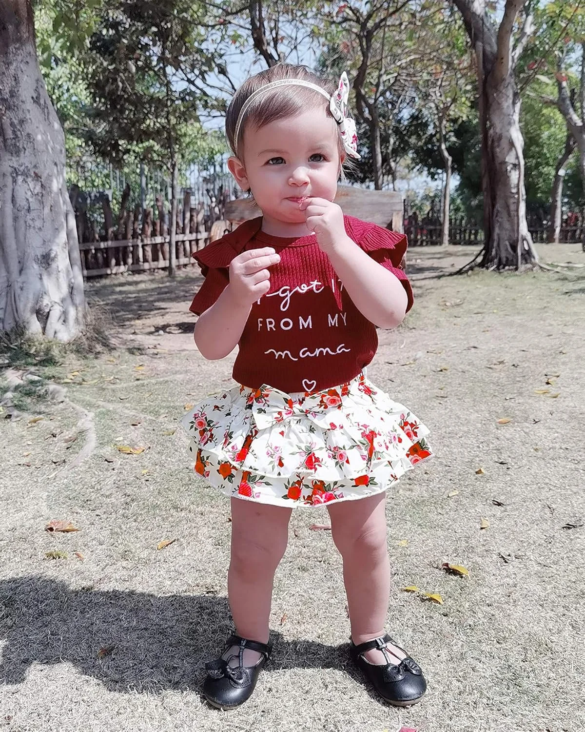 ست لباس نوزادی دخترانه شامل رامپر و شورت طرح گل - مناسب فصل تابستان - سایز 80 سانتی متر (مناسب 6 تا 12 ماه) ست لباس نوزادی دخترانه شامل رامپر و شورت طرح گل - مناسب فصل تابستان - سایز 80 سانتی متر (مناسب 6 تا 12 ماه)