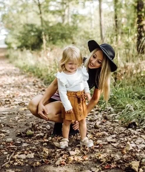 ست دامن و بلوز بافتنی دخترانه Rosebea، مناسب فصل بهار، پاییز و زمستان ست دامن و بلوز بافتنی دخترانه Rosebea، مناسب فصل بهار، پاییز و زمستان