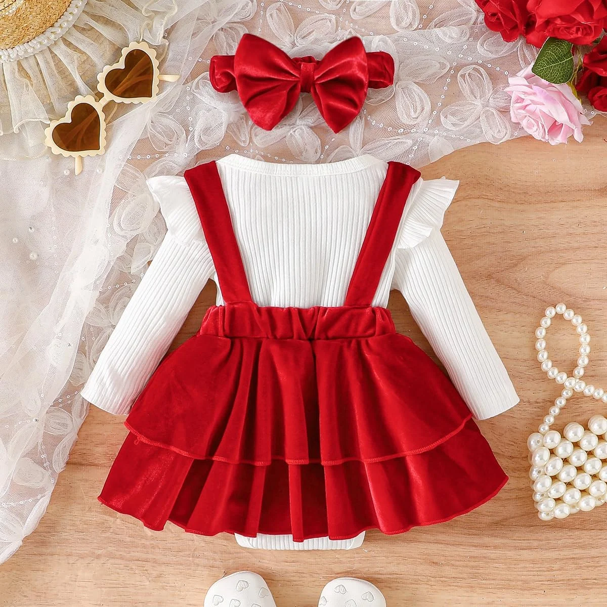 لباس های دوست داشتنی دخترانه برای کریسمس، بلوز آستین بلند راه راه، دامن مخملی بند دار قابل تنظیم به همراه هدبند لباس های دوست داشتنی دخترانه برای کریسمس، بلوز آستین بلند راه راه، دامن مخملی بند دار قابل تنظیم به همراه هدبند