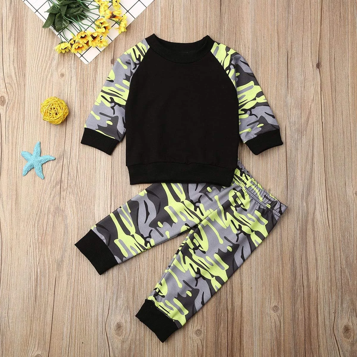 ست لباس پسرانه طرح ارتشی شامل تیشرت آستین بلند، شلوار و کلاه، مناسب فصل پاییز (طرح ارتشی، 12-18 ماه)