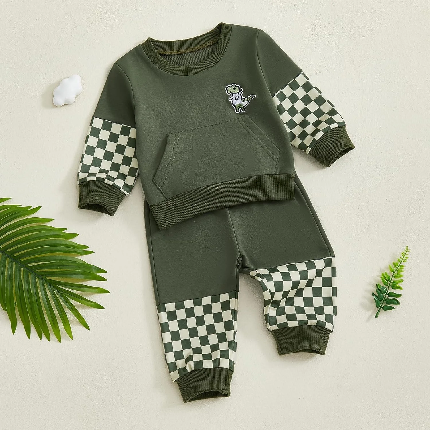 ست لباس پسرانه Carolilly، تیشرت آستین بلند طرح دایناسور و شلوار طرح شطرنجی با کمر کشی، مناسب کودکان ست لباس پسرانه Carolilly، تیشرت آستین بلند طرح دایناسور و شلوار طرح شطرنجی با کمر کشی، مناسب کودکان