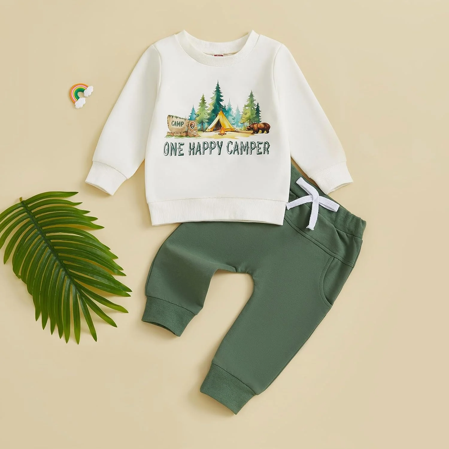 ست لباس پسرانه شامل بلوز آستین بلند و شلوار با طرح کمپینگ، مناسب برای تولد یک سالگی