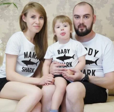 تی شرت های خانوادگی کوسه بچه، کوسه بابا، کوسه مامی، کوسه خواهر، کوسه برادر (بزرگ)