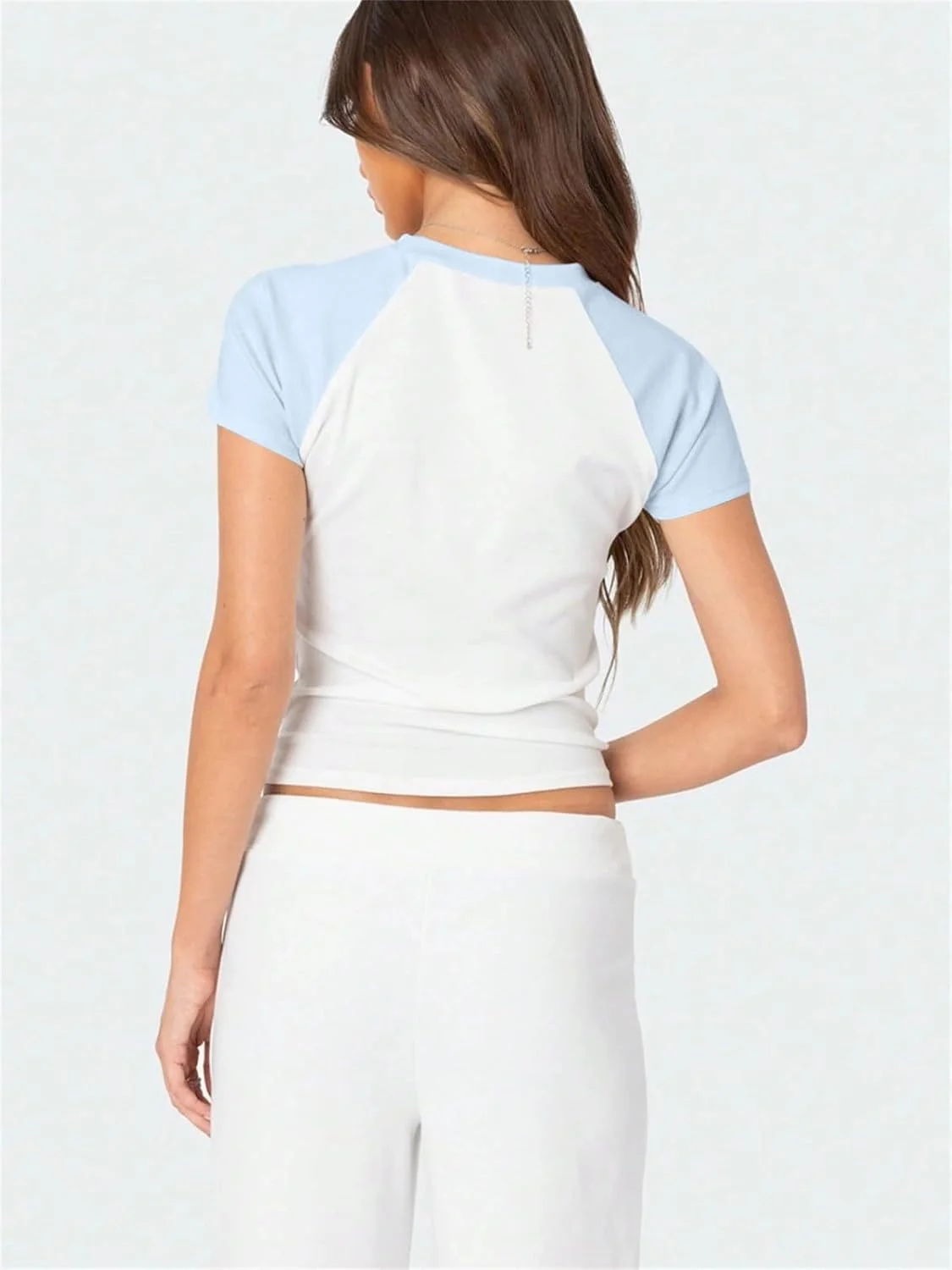 تیشرت نیمتنه آستین کوتاه زنانه با طرح گرافیکی دهه 80، یقه گرد، مناسب فصل تابستان تیشرت نیمتنه آستین کوتاه زنانه با طرح گرافیکی دهه 80، یقه گرد، مناسب فصل تابستان