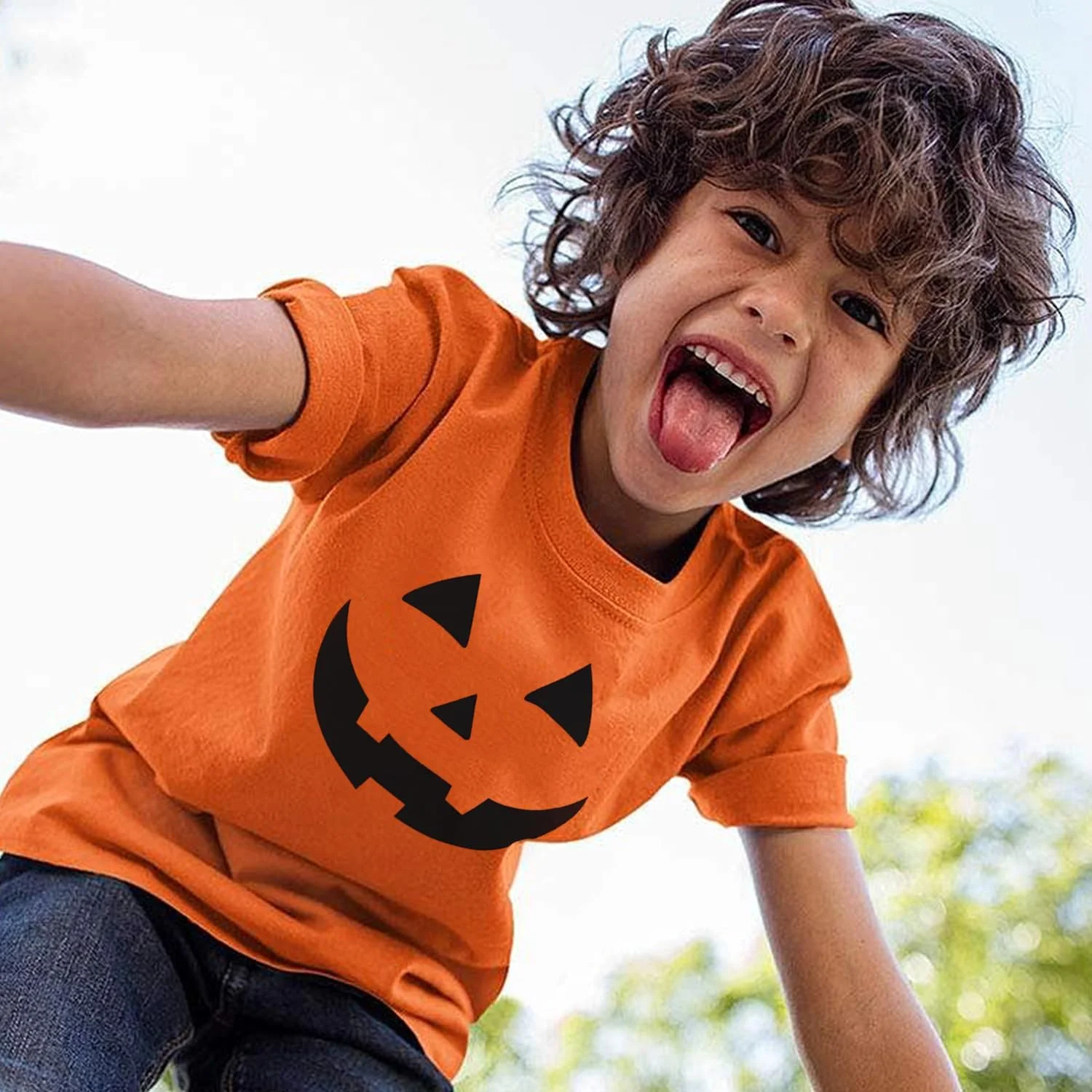 تی‌شرت آستین کوتاه طرح کدو تنبل و اسکلت مناسب هالووین برای کودکان ۲ تا ۷ سال