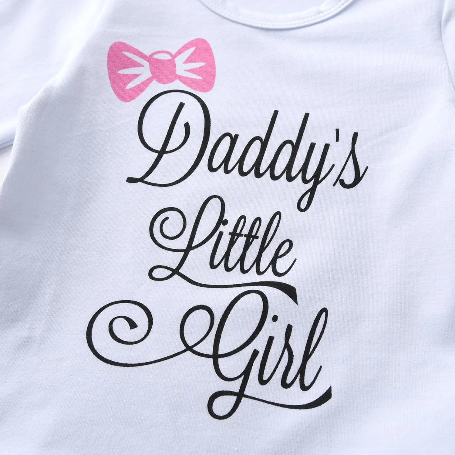 ست لباس 3 تکه دخترانه شامل تیشرت آستین بلند، شلوار طرح گل و تل مو