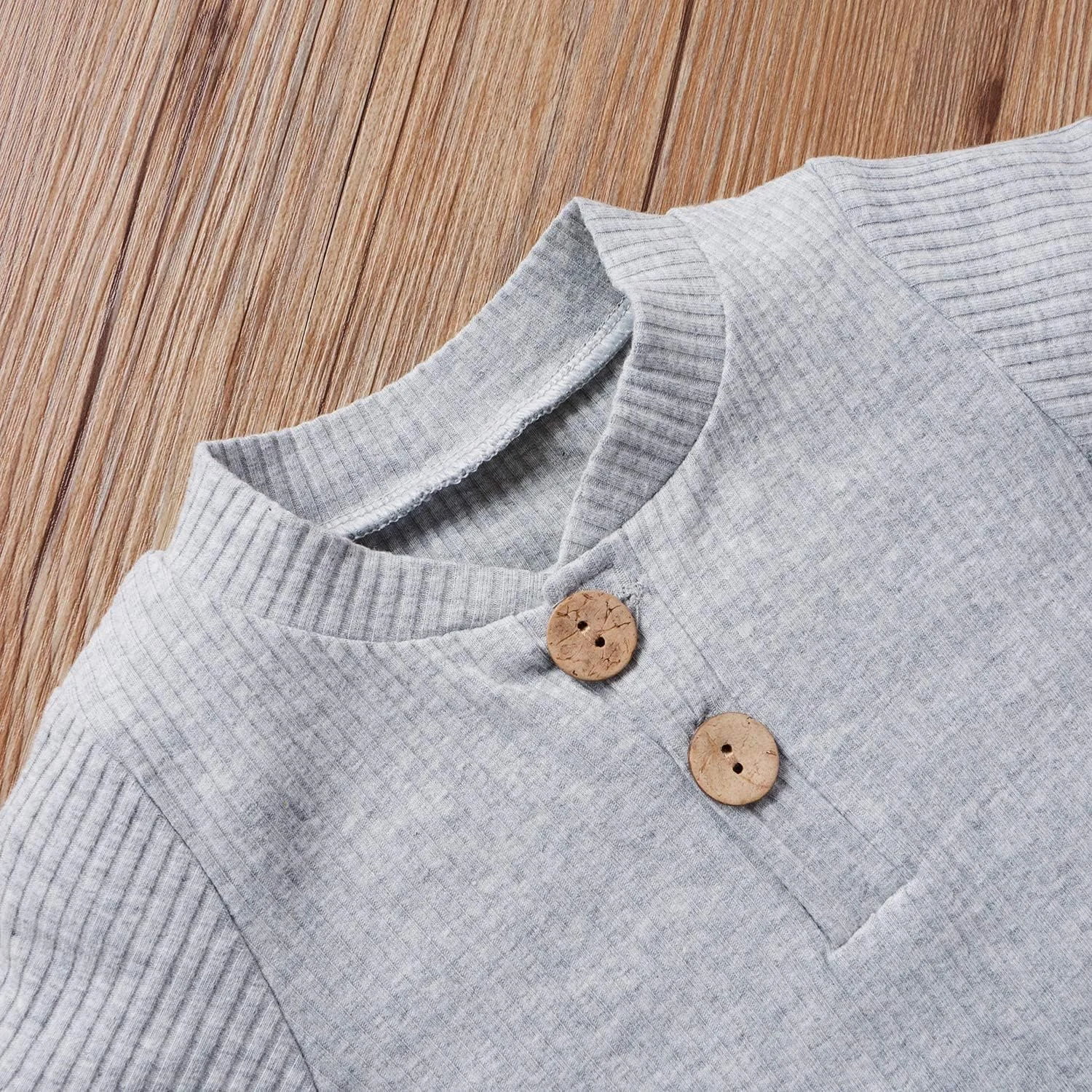 لباس نوزادی پسرانه دخترانه تابستانی، تیشرت آستین کوتاه راه راه + ست شورت دو تکه