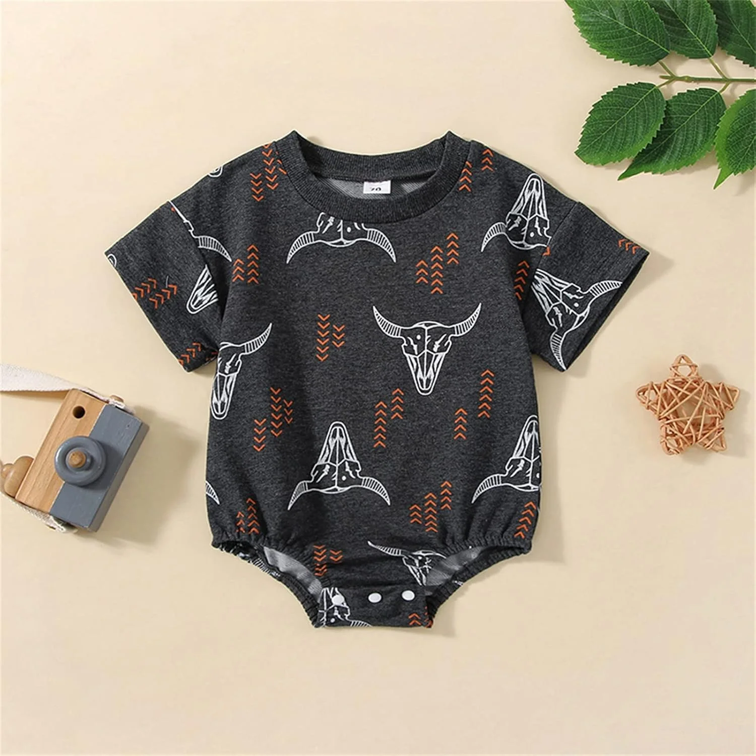 لباس بچگانه طرح گاوی، رامپر آستین کوتاه، مناسب فصل تابستان لباس بچگانه طرح گاوی، رامپر آستین کوتاه، مناسب فصل تابستان