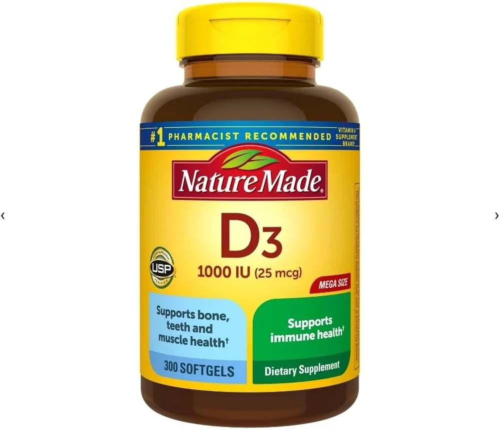 ویتامین D3 نیچرمید، 300 سافت ژل، ویتامین D 1000 IU (25 میکروگرم) به حفظ سلامت سیستم ایمنی، استحکام استخوان ها و دندان ها و عملکرد عضلات کمک می کند، 125% از مقدار مورد نیاز روزانه ویتامین D تنها در یک سافت ژل