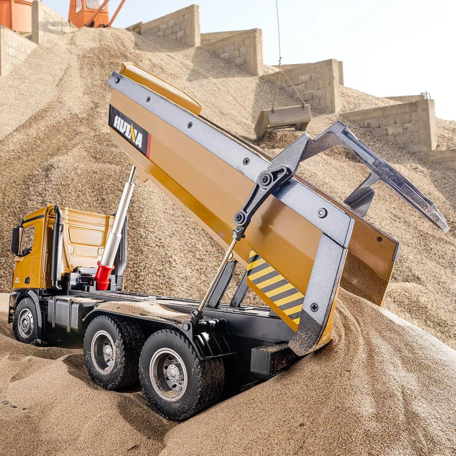 اسباب بازی کامیون کمپرسی کنترلی، کامیون کمپرسی کنترلی 10 کاناله برای پسران، ماشین های ساختمانی فلزی سنگین، ظرفیت بارگیری 7 کیلوگرم، ایده های هدیه تولد برای کودکان و بزرگسالان، کامیون های مقیاس 1/14 (همراه با هدیه)