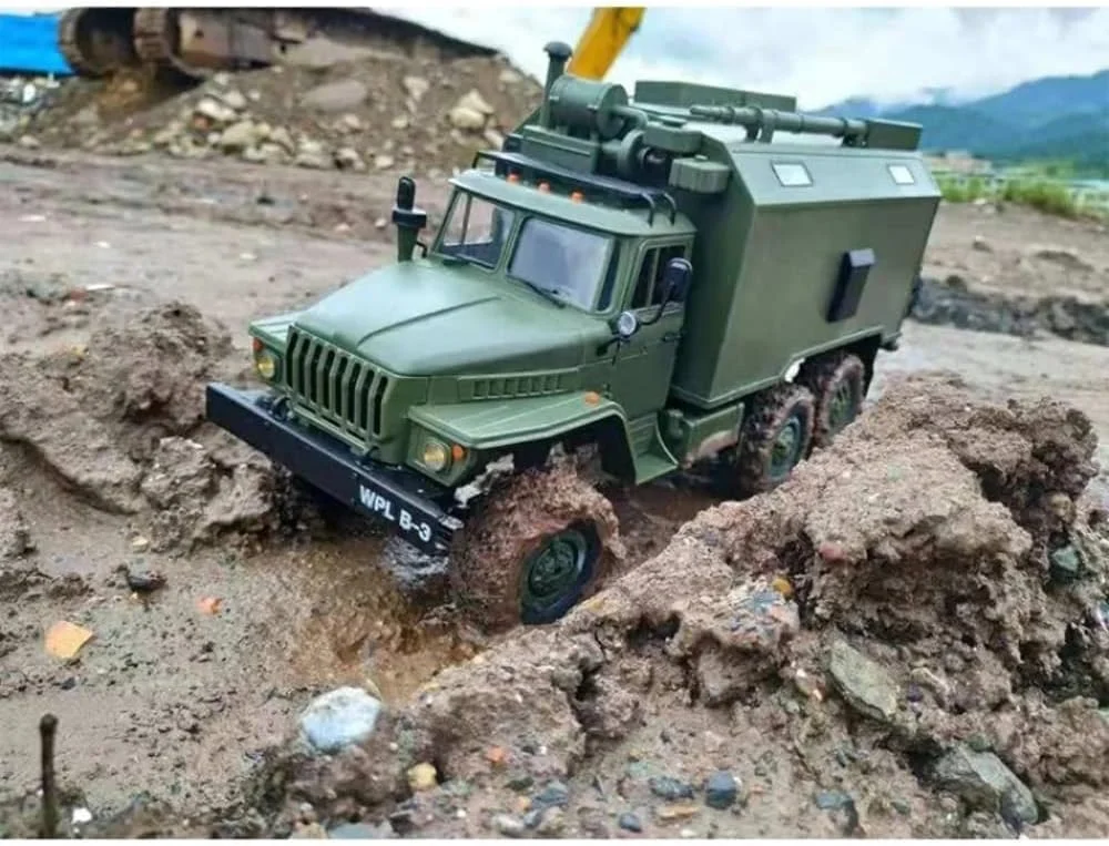 ماشین های کنترلی، ماشین کنترلی تمام زمینی در مقیاس 1:16، کامیون نظامی کنترلی شبیه سازی شده 6WD 2.4 گیگاهرتزی با چراغ LED و شاسی آلیاژی، هدیه کریسمس برای کودکان و بزرگسالان