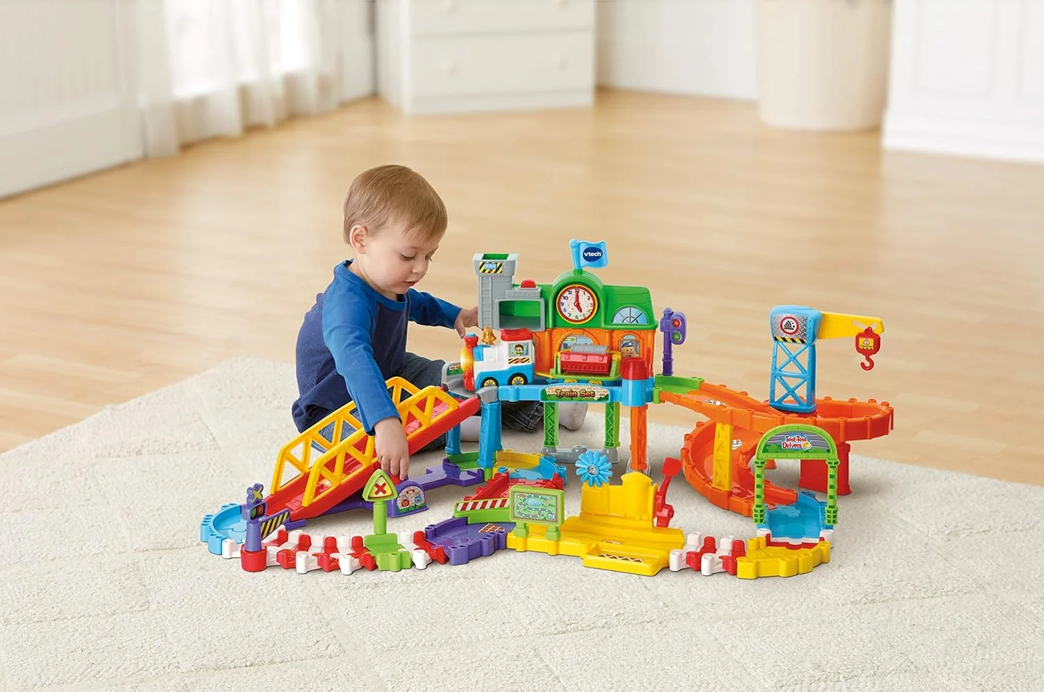 مجموعه قطار Toot-Toot Drivers وی تک، مجموعه قطار موتوری کودکانه با موسیقی، عبارات و صداهای سرگرم کننده، اسباب بازی مجموعه قطار موزیکال کودکانه برای پسران و دختران 1، 2، 3، 4 و 5 ساله