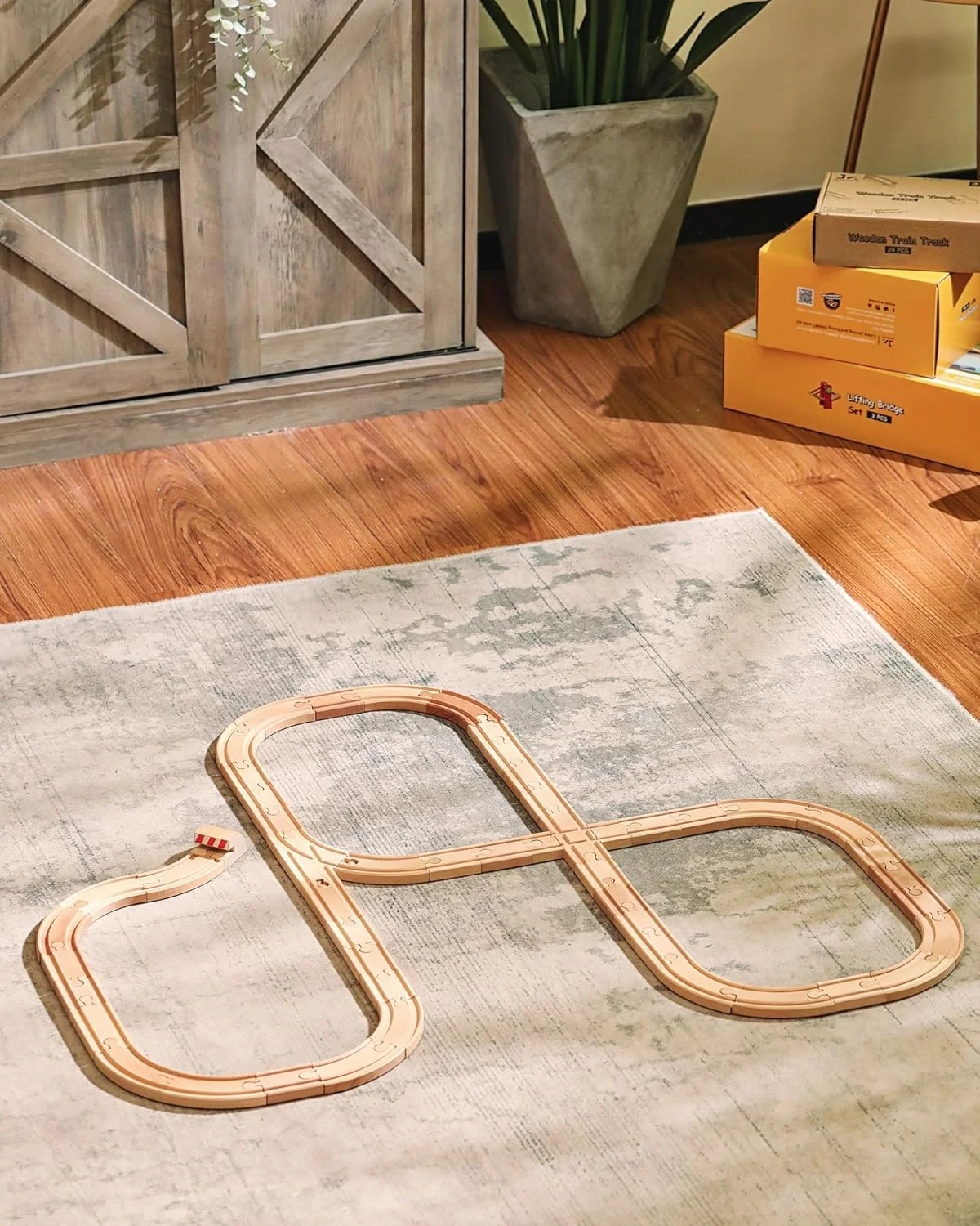 پیست قطار چوبی 52 تکه SainSmart Jr.، توسعه مسیر سازگار با تمامی برندهای اصلی، اسباب بازی راه آهن مناسب کودکان نوپا، ست قطار پسرانه 3+