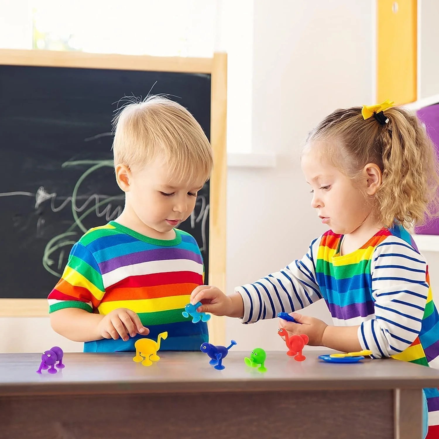 اسباب بازی های فنجان مکشی، 9 تکه اسباب بازی مسافرتی با قدرت مکش قوی، اسباب بازی های چرخشی حسی برای نوزاد، استیکرهای سرگرم کننده حمام و پنجره برای کودکان نوپا، مناسب برای ماشین، هواپیما