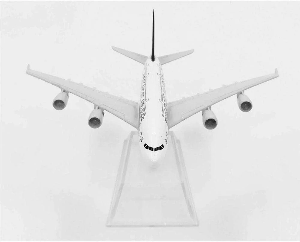 مدل هواپیمای شبیه سازی شده ایرباس A380 شرکت هواپیمایی سنگاپور، 16 سانتی متر