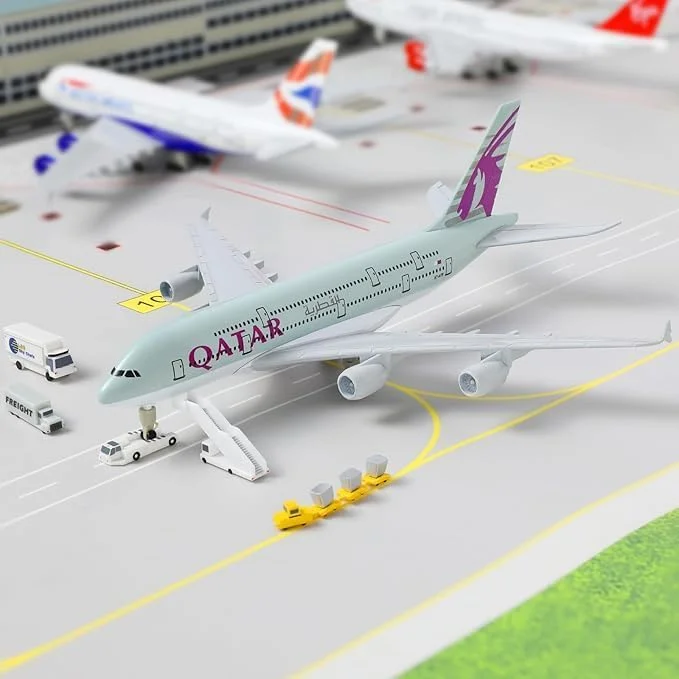 مدل فلزی هواپیمای ایرباس A380 قطر ایرویز، مقیاس 1:300، کلکسیونی، تزئینی، به همراه استند، مناسب هدیه و دکوراسیون منزل و دفتر کار