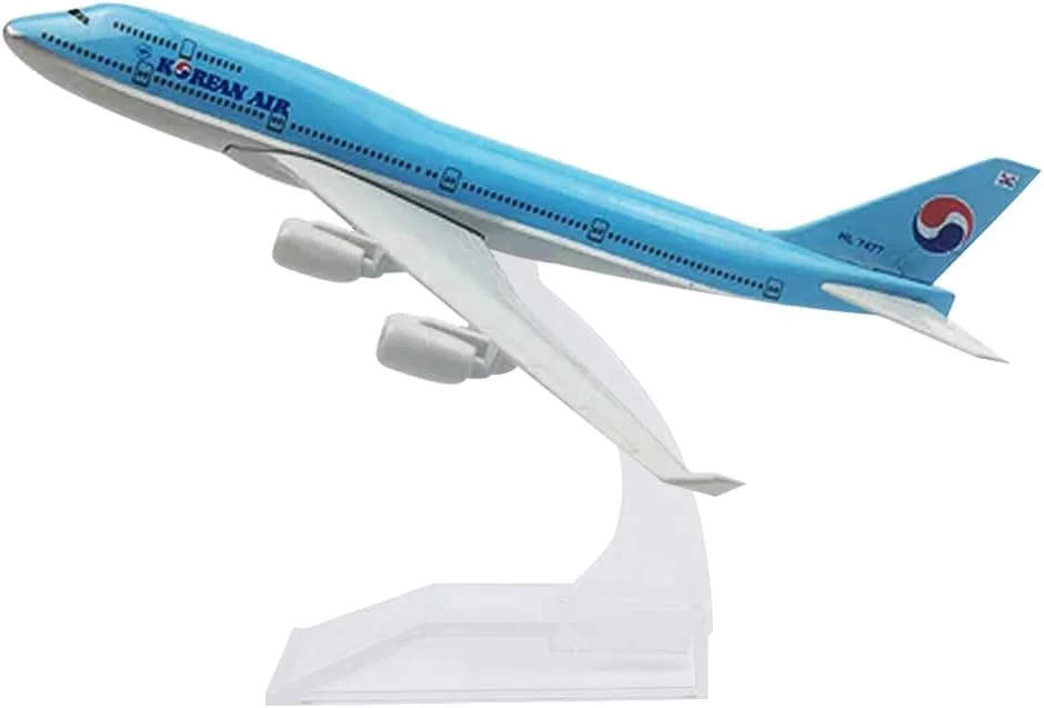 مدل هواپیمای فلزی ایرباس B747-8 هواپیمایی کره به طول ۱۶ سانتی‌متر