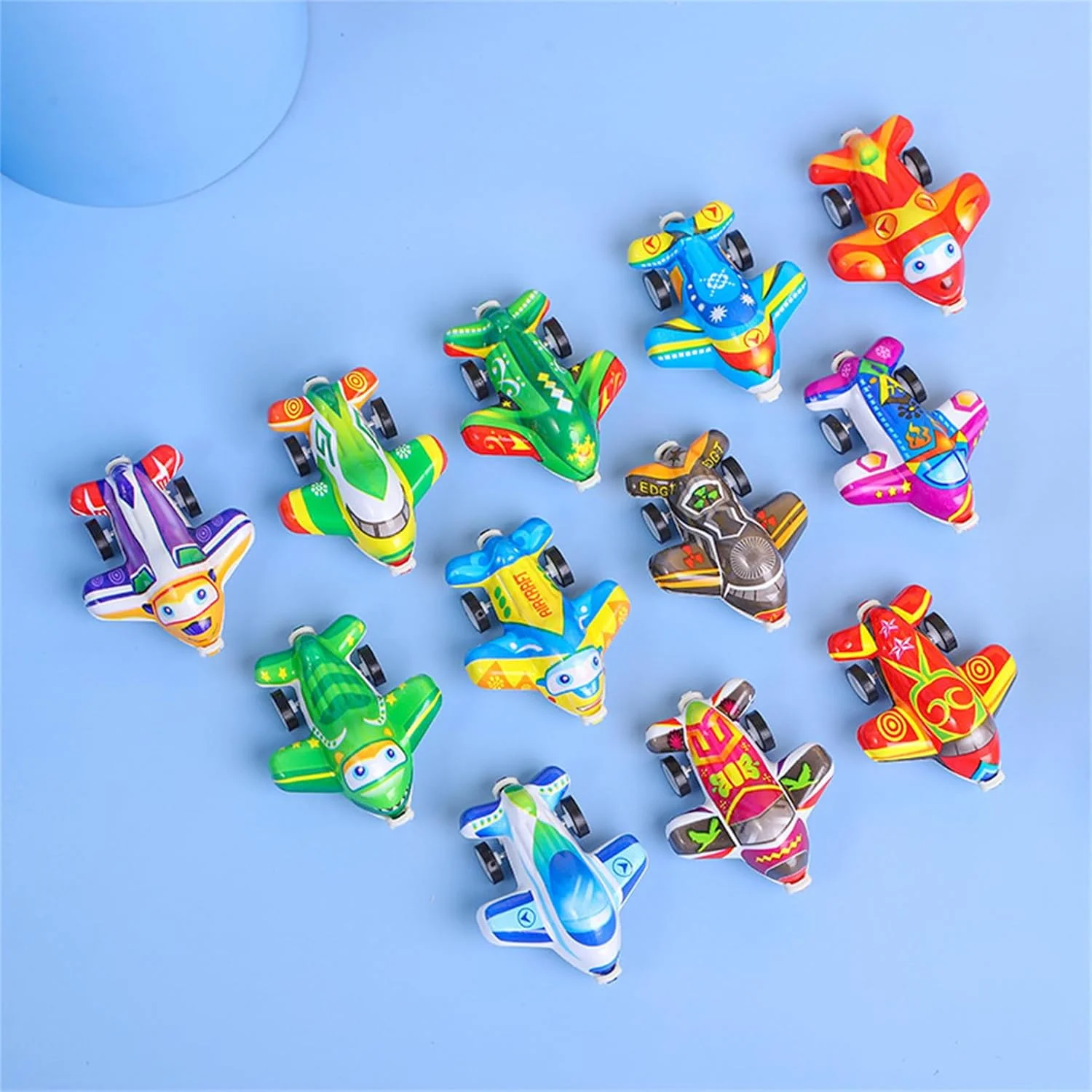 20 عدد مینی هواپیمای عقب کشیدنی AM ANNA برای پسران 4 تا 8 ساله، اسباب بازی های هواپیمای کوچک عمده برای مهمانی، مجموعه اسباب بازی های جعبه گنج کلاسی، جوایز کارناوال (20 عدد هواپیمای عقب کشیدنی)