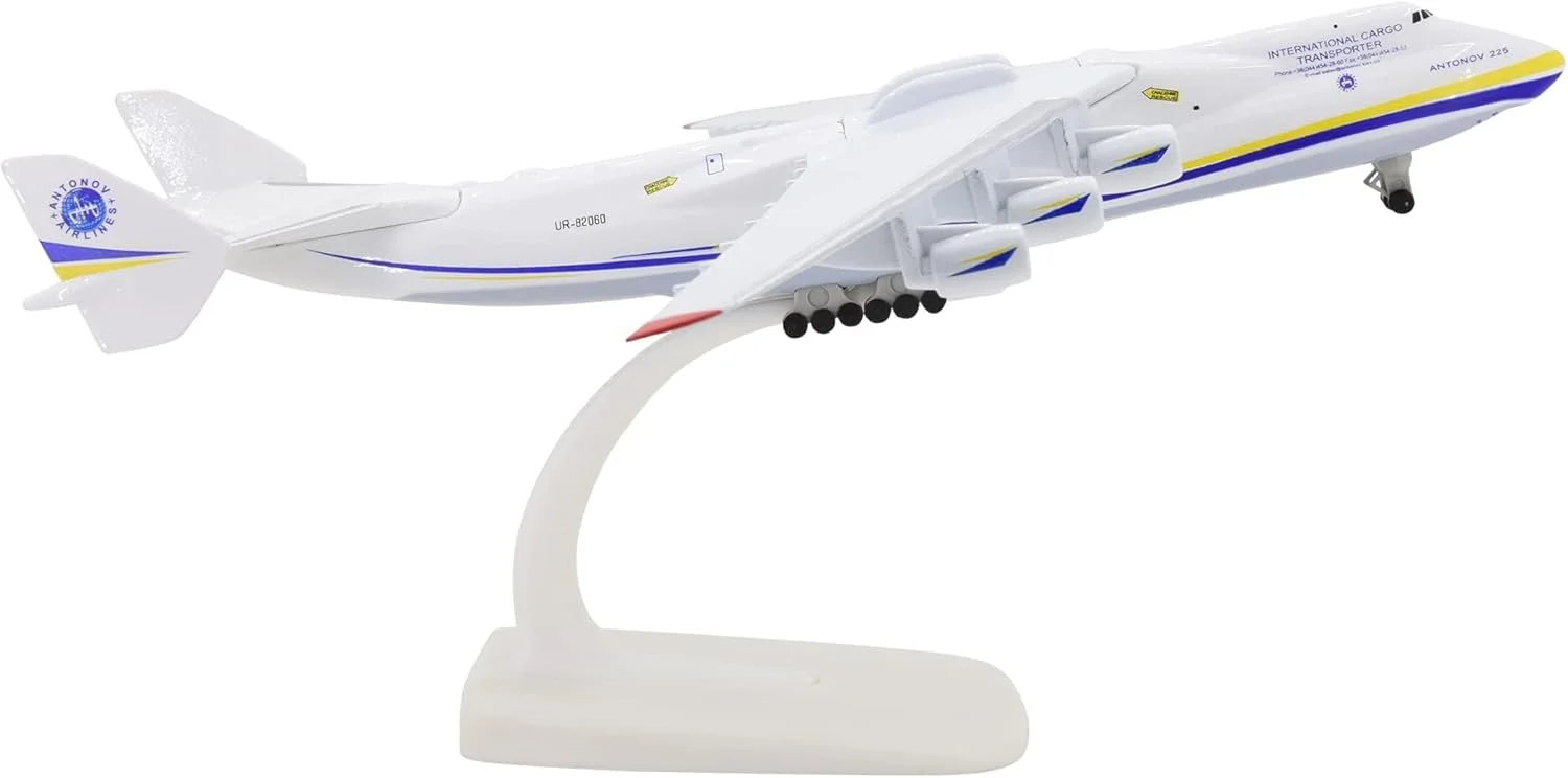 مدل هواپیمای آنتونوف An-225 Mrija، مقیاس 1:200، چند رنگ