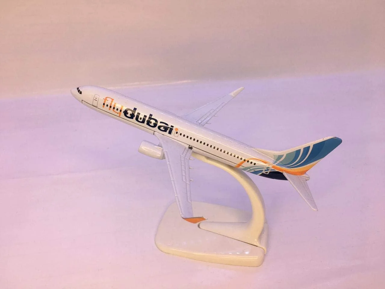 مدل هواپیمای فلای دبی، مقیاس 1/400، هواپیمای هوانوردی، مدل فلزی شبیه سازی شده 16 سانتی متری