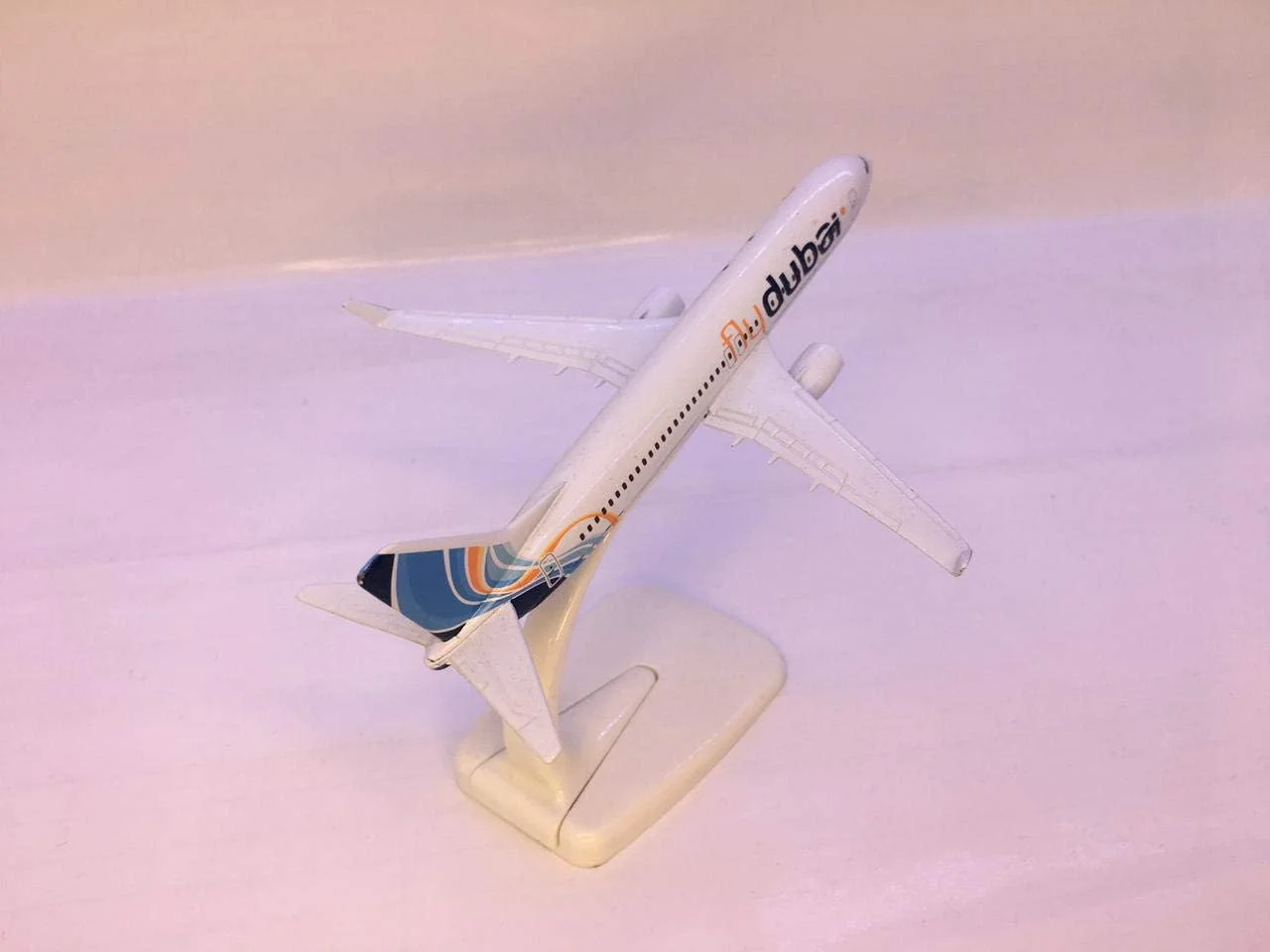 مدل هواپیمای فلای دبی، مقیاس 1/400، هواپیمای هوانوردی، مدل فلزی شبیه سازی شده 16 سانتی متری