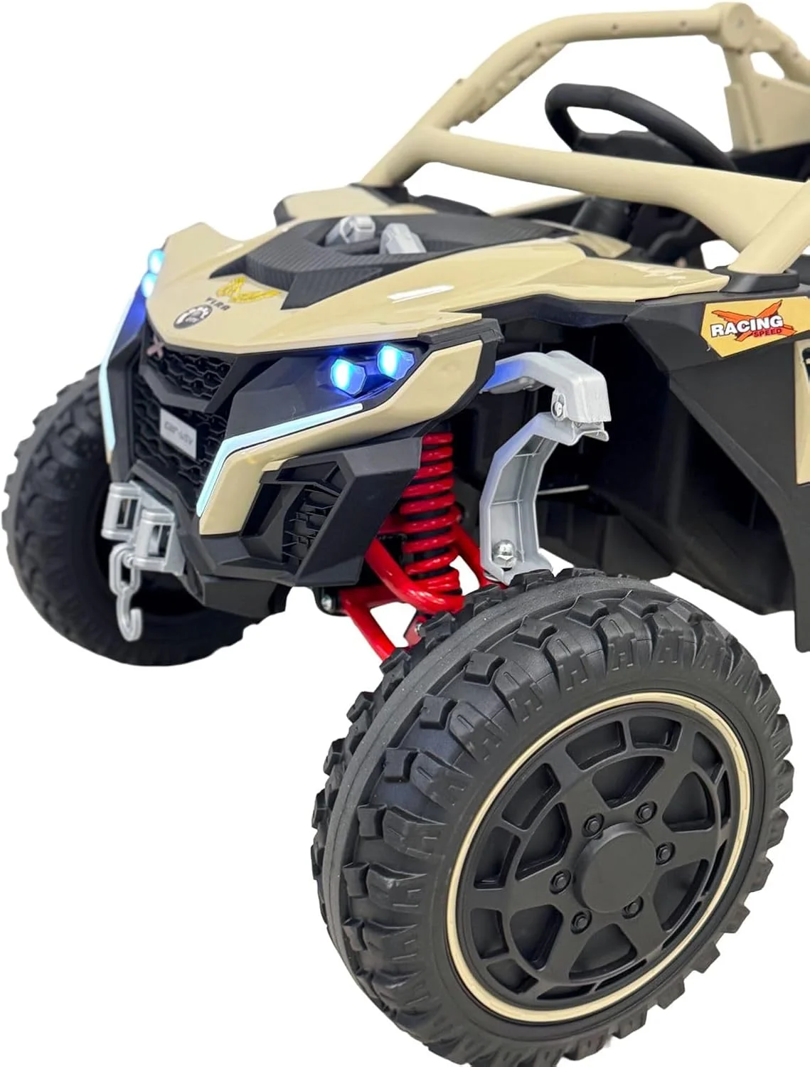 موتور چهارچرخ کودکانه وی‌ال‌آرای برقی، رنگ کرم و مشکی، با چراغ‌های ال‌ای‌دی، داشبورد دیجیتال، طراحی مسابقه‌ای، چرخ‌های بزرگ مناسب تمام سطوح، کنترل از راه دور مناسب ۴ تا ۸ سال